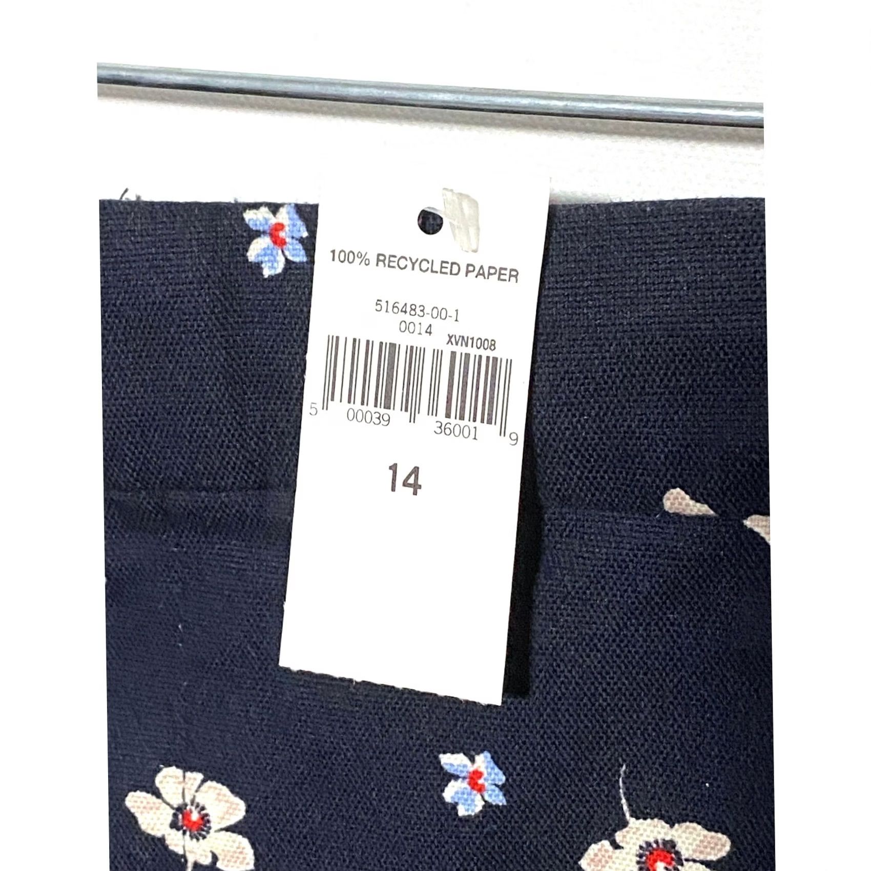 Banana Republic Banana Republic Floral Navy Chinos 5" Shorts Womens 14 Vacation Summer Boho NWT Size 36" / US 14 / IT 50 - 3 Thumbnail