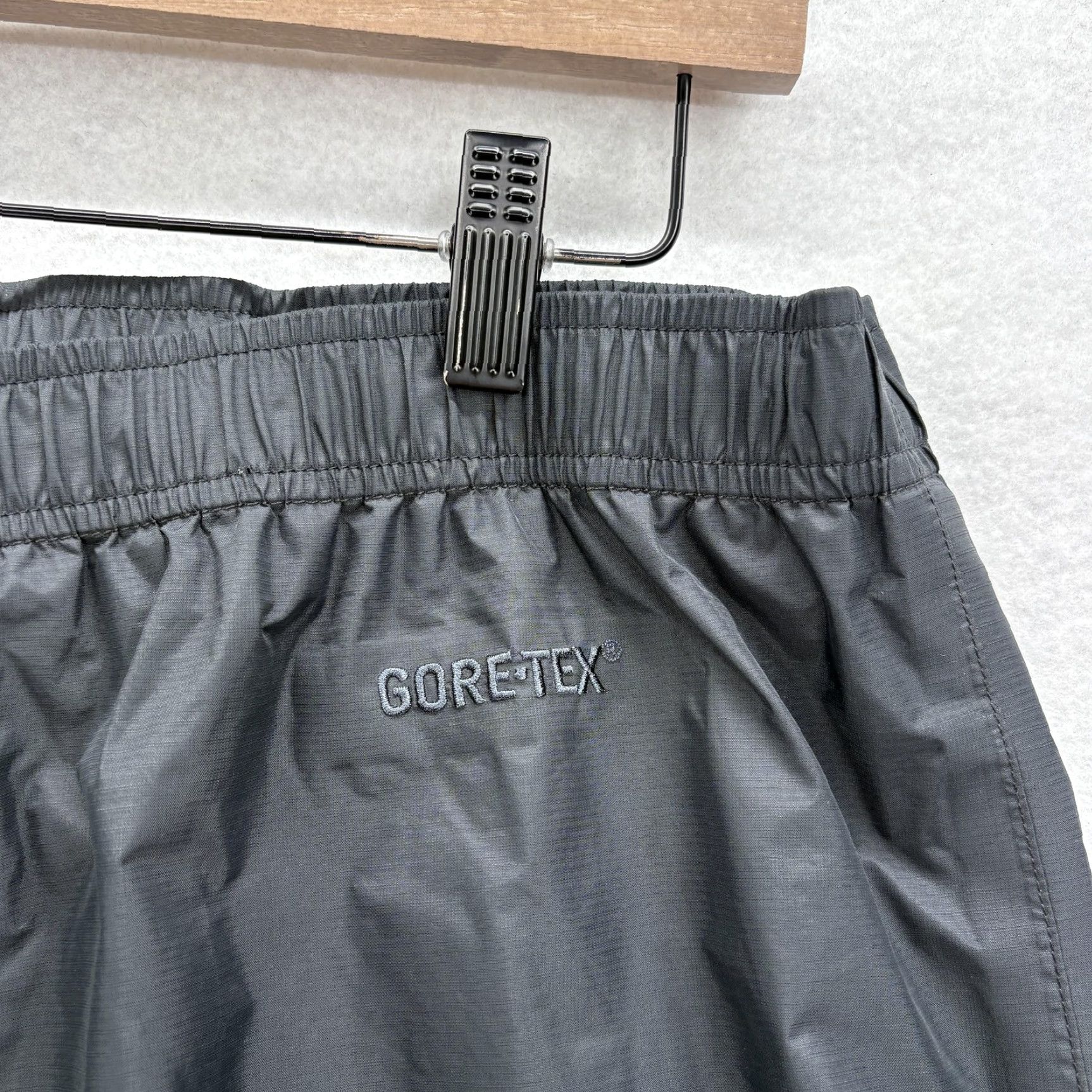 Vintage L.L. Bean Rain Pants Mens XL Black GORE-TEX Waterproof Lined Hiking Ski Outdoor Pants Size US 36 / EU 52 - 3 Thumbnail