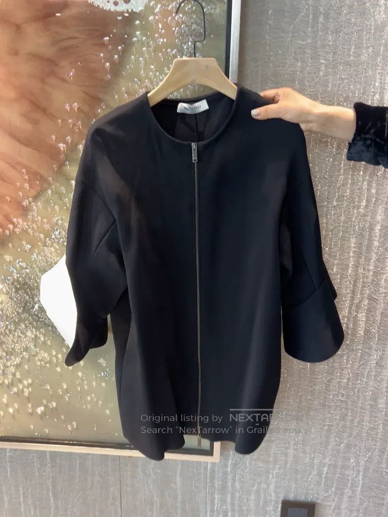 Valentino Valentino Short sleeves Size S / US 4 / IT 40 - 2 Thumbnail