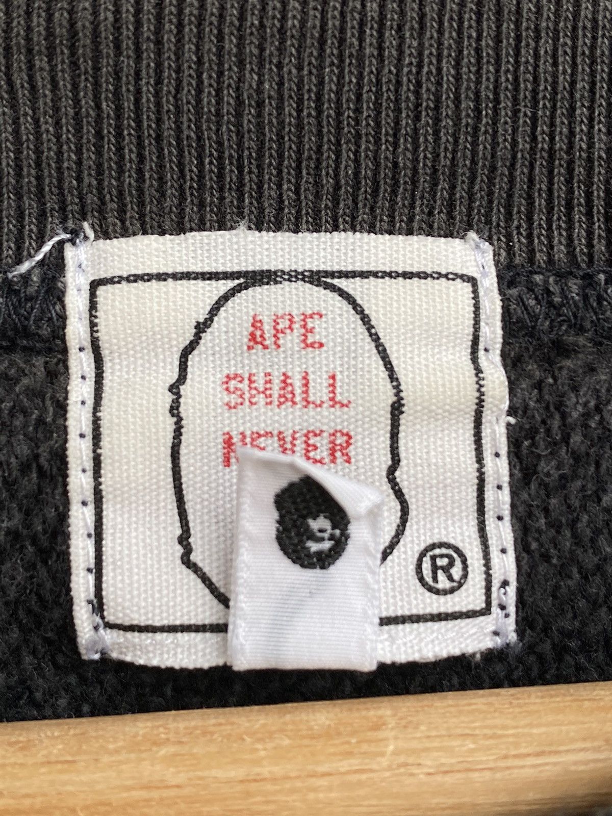 Bape × Vintage Bathing Ape Crewneck Size US M / EU 48-50 / 2 - 9 Thumbnail