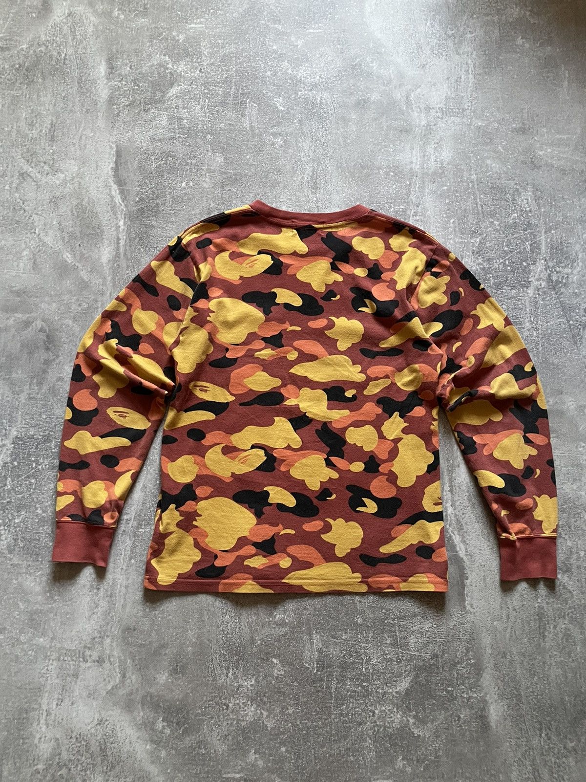 Bape 1st Camo Shark Long Sleeve Tee Size US S / EU 44-46 / 1 - 5 Thumbnail