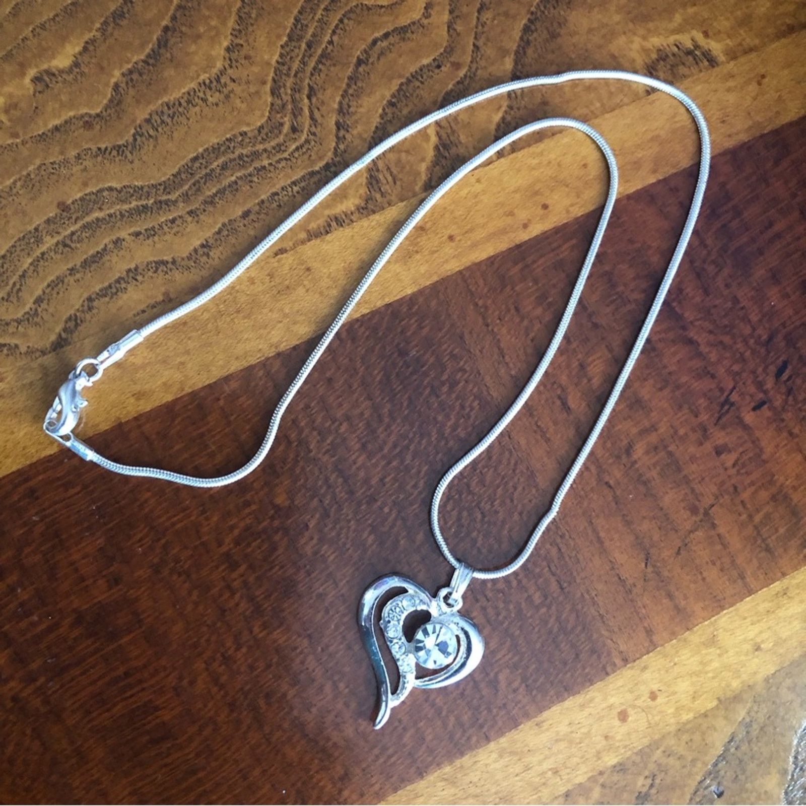 Vintage Vintage clear faceted stone heart pendant on chain necklace Size ONE SIZE - 9 Thumbnail