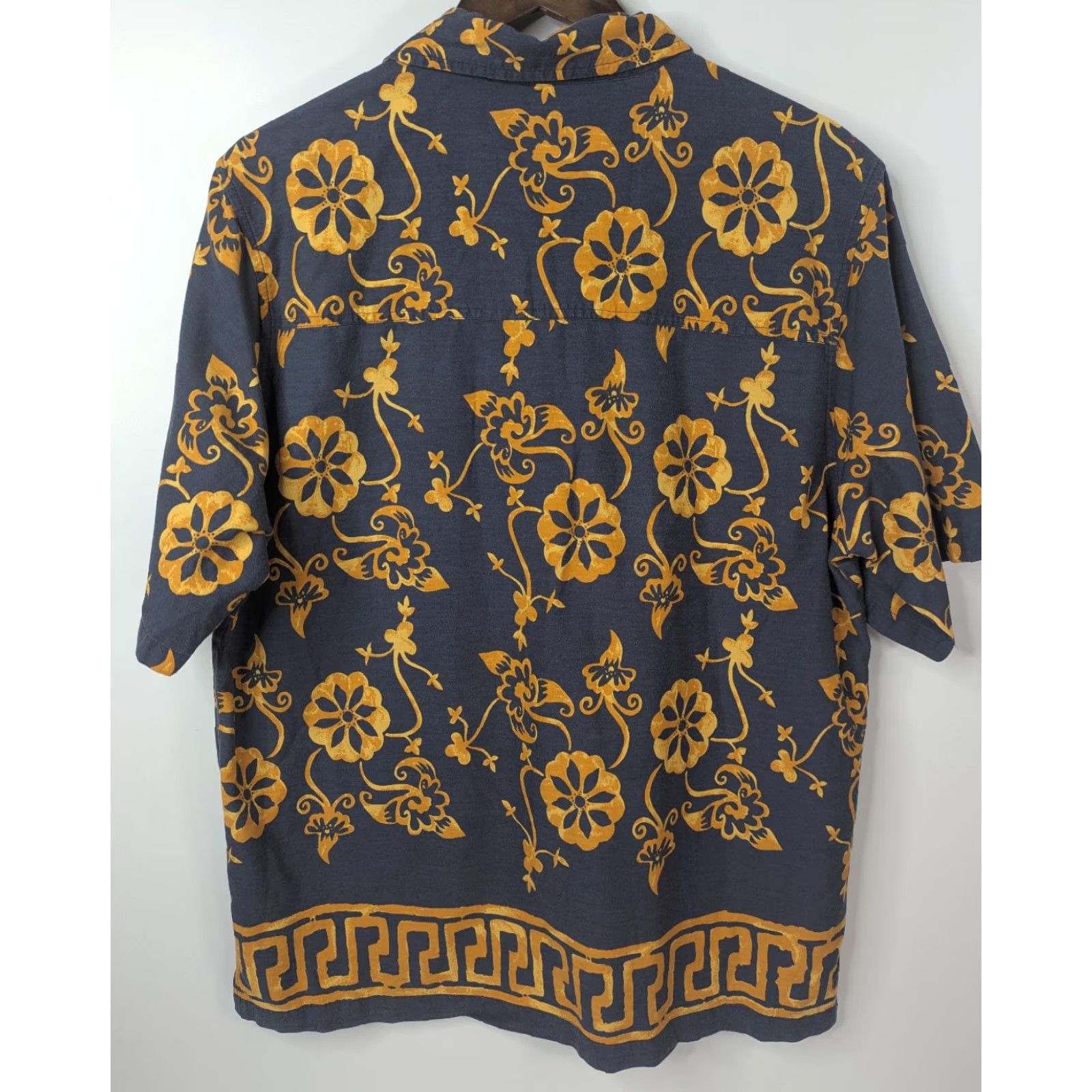 Billabong Billabong Button-Up Shirt Men L Short Sleeve Collar Graphic Print Blue Gold Surf Beach Classic Logo Pockets Size US L / EU 52-54 / 3 - 3 Thumbnail