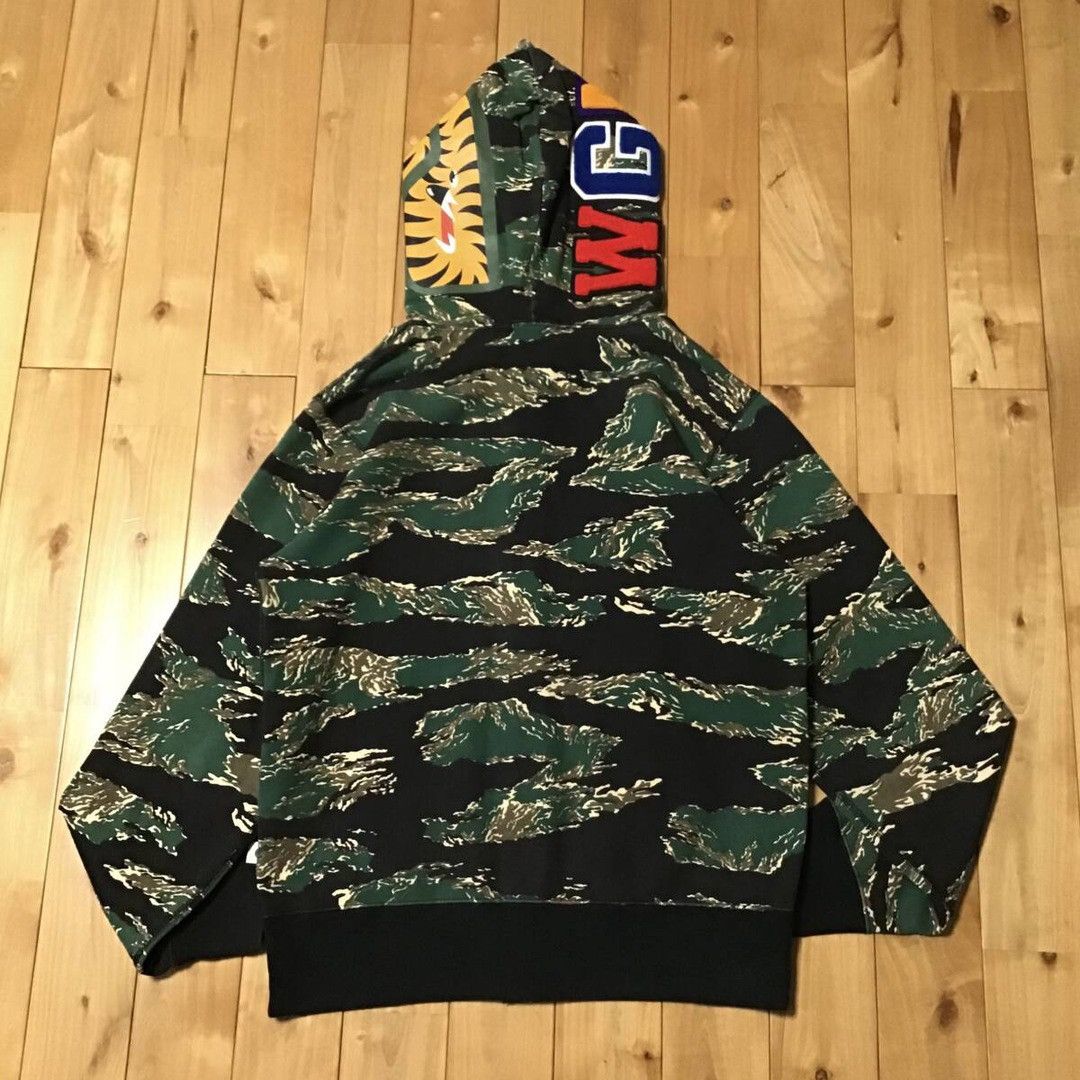 Bape 2016 BAPE Tiger Camo Shark Full Zip Hoodie a bathing ape Size US M / EU 48-50 / 2 - 3 Thumbnail