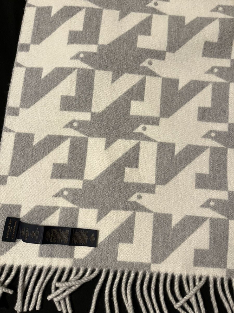 Louis Vuitton Louis Vuitton Virgil Abloh Dove Scarf Size ONE SIZE - 3 Thumbnail
