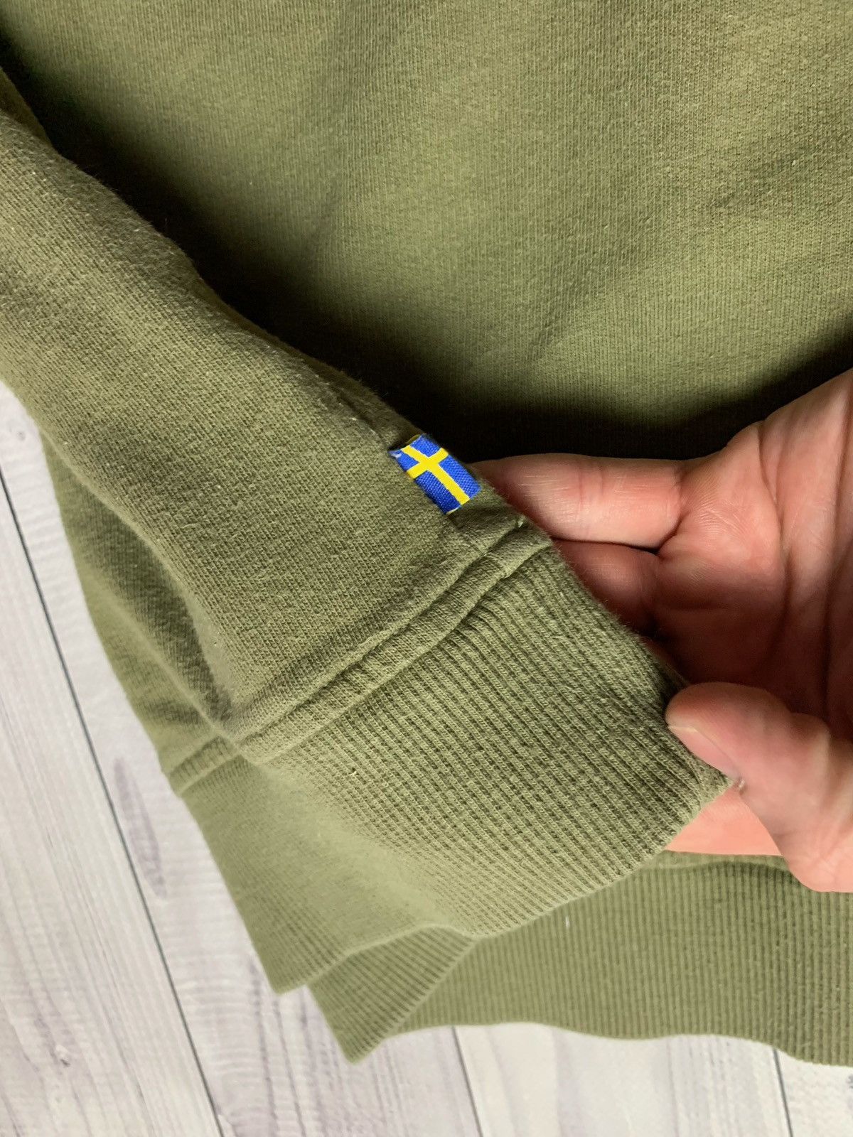 Fjallraven Fjallraven vintage khaki sweatshirt logo size L Size US L / EU 52-54 / 3 - 5 Thumbnail