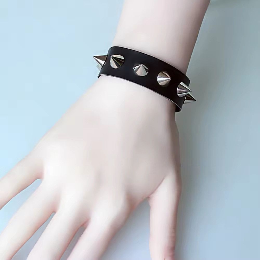 Jewelry Punk Rock One-row Spike Rivet PU Leather Bracelets Size ONE SIZE - 1 Thumbnail