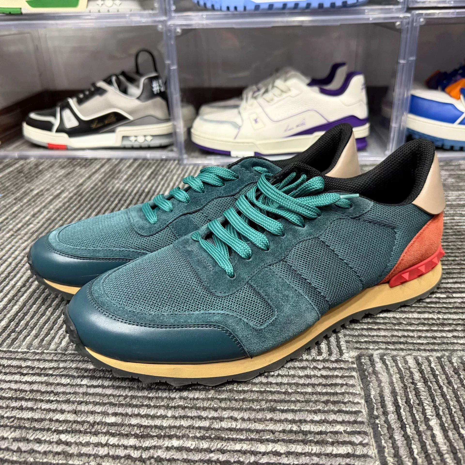 Valentino Valentino Lowtop Sneakers 12 Men Size US 12 / EU 45 - 1 Thumbnail