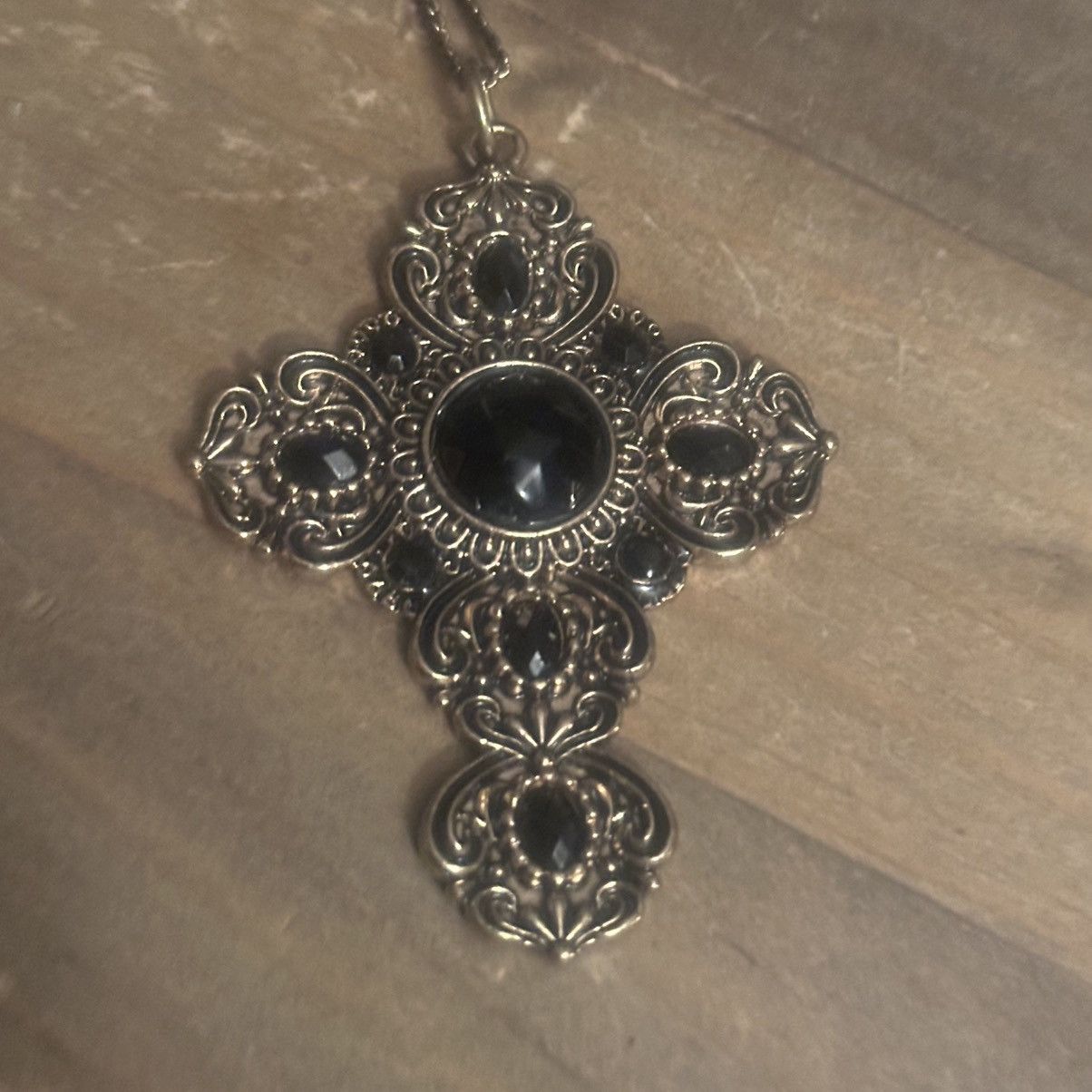 Other Gold tone black cabochon fancy cross pendant necklace Size ONE SIZE - 3 Thumbnail