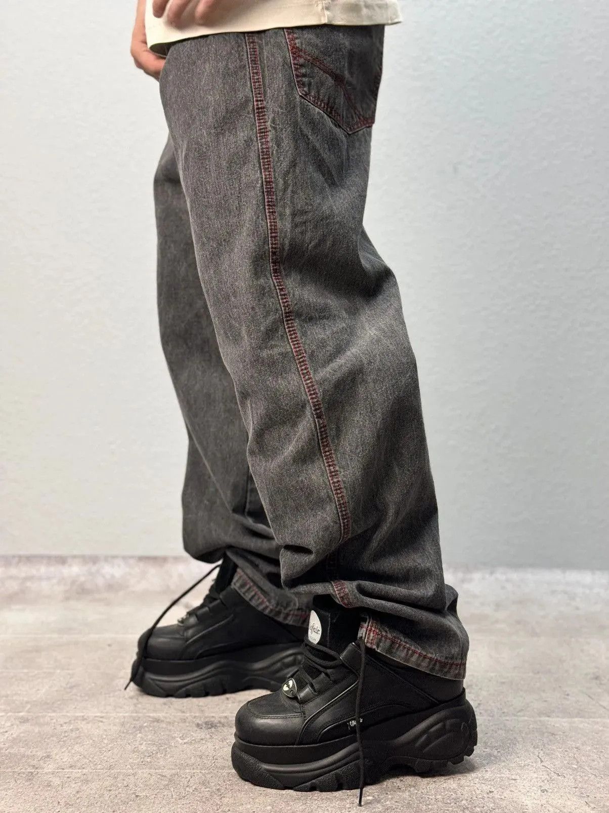 True Religion Y2K TRUE RELIGION CARGO BAGGY DISTRESSED JNCO PANTS Size US 34 / EU 50 - 2 Thumbnail