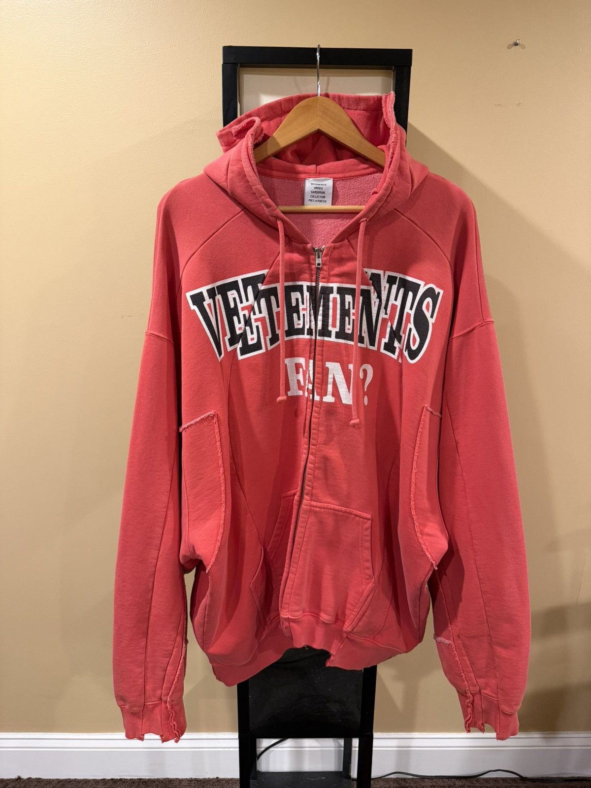 Vetements Vetements Reconstructed Fan Yes I Am Print Red Zip Up Hoodie Size US S / EU 44-46 / 1 - 21 Thumbnail