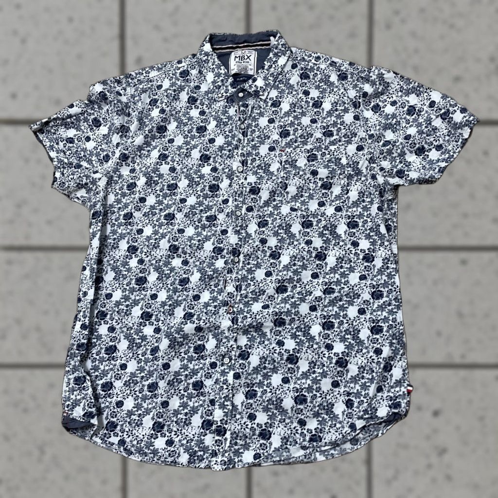 ALOHAS MBX DENIM WEAR Men's Shirt XL Slim Floral Blue White Button Up Red Trim Button-Up Short Sleeve Collared Denim Cotton Casual Modern Colorful 90s? Size US XL / EU 56 / 4 - 1 Thumbnail