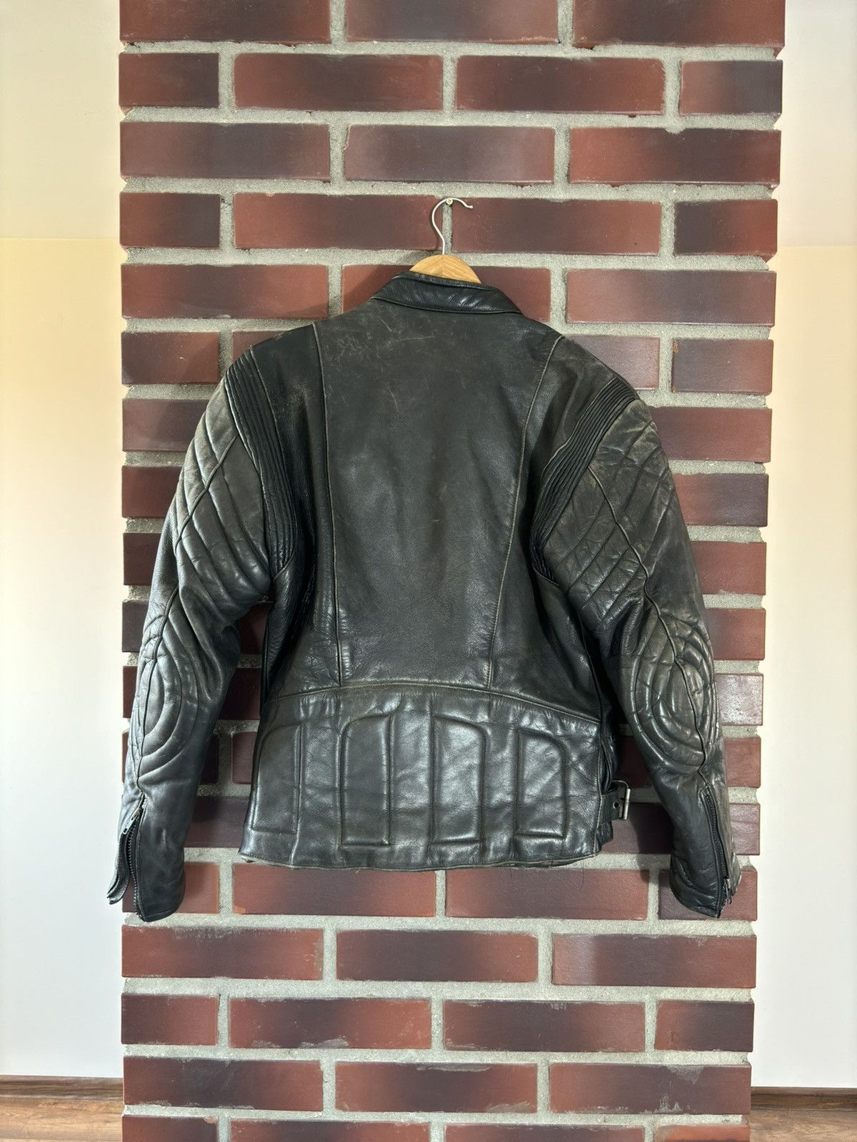 Vintage Vintage Leather Jacket men bikers 90s distressed avant-garde Size US S / EU 44-46 / 1 - 6 Thumbnail