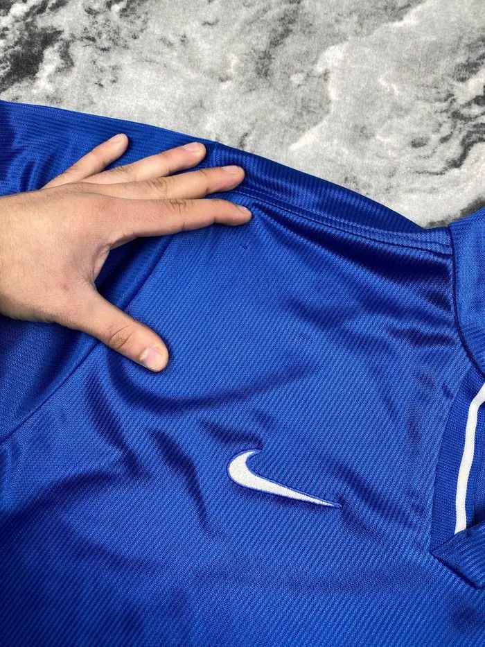Nike Vintage Nike Italy 1997 1998 Home Shirt Soccer Jersey Size US L / EU 52-54 / 3 - 8 Thumbnail