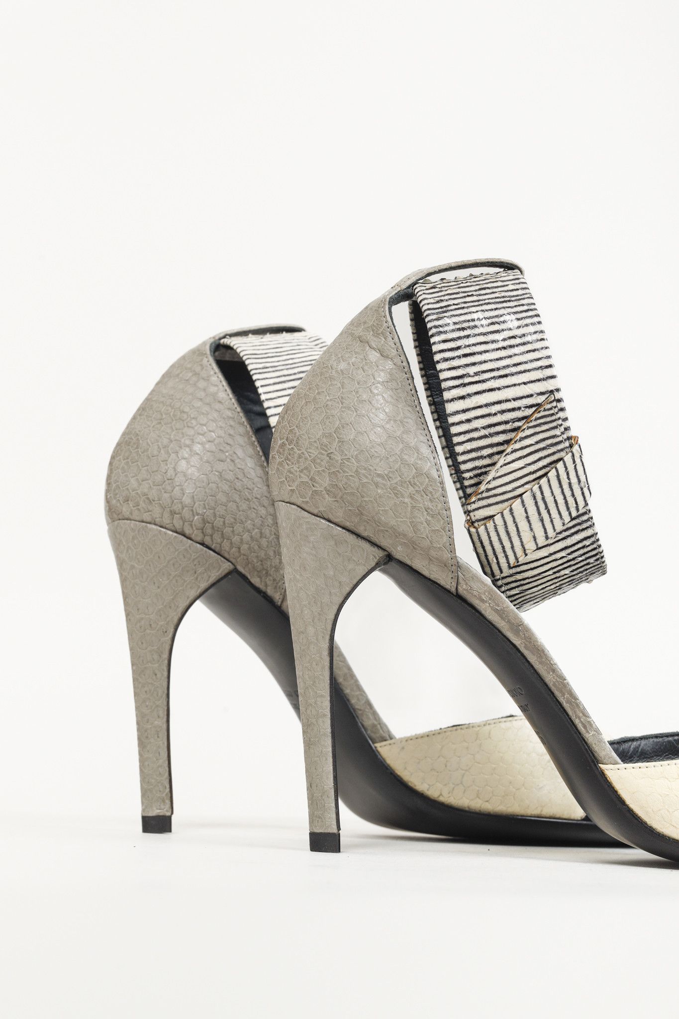 Mugler Mugler Black & White Mix-Material Strap Heels Size US 5.5 / IT 35.5 - 8 Thumbnail