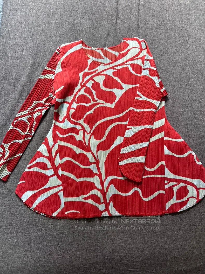 Issey Miyake Issey Miyake Red Long-sleeve Top Size L / US 10 / IT 46 - 1 Thumbnail