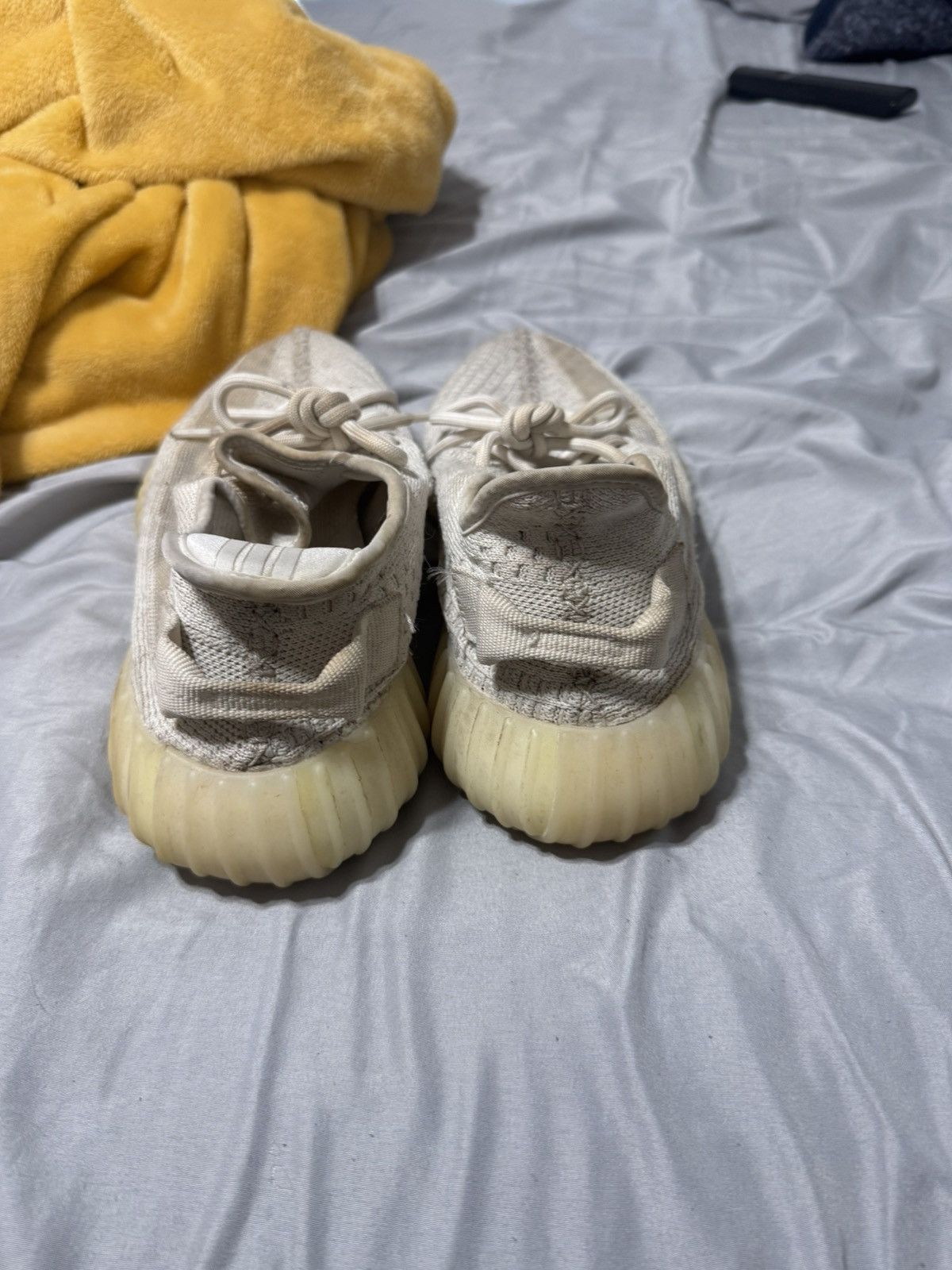 Yeezy Yeezy 350 v2 Bone Size US 9.5 / EU 42-43 - 2 Thumbnail