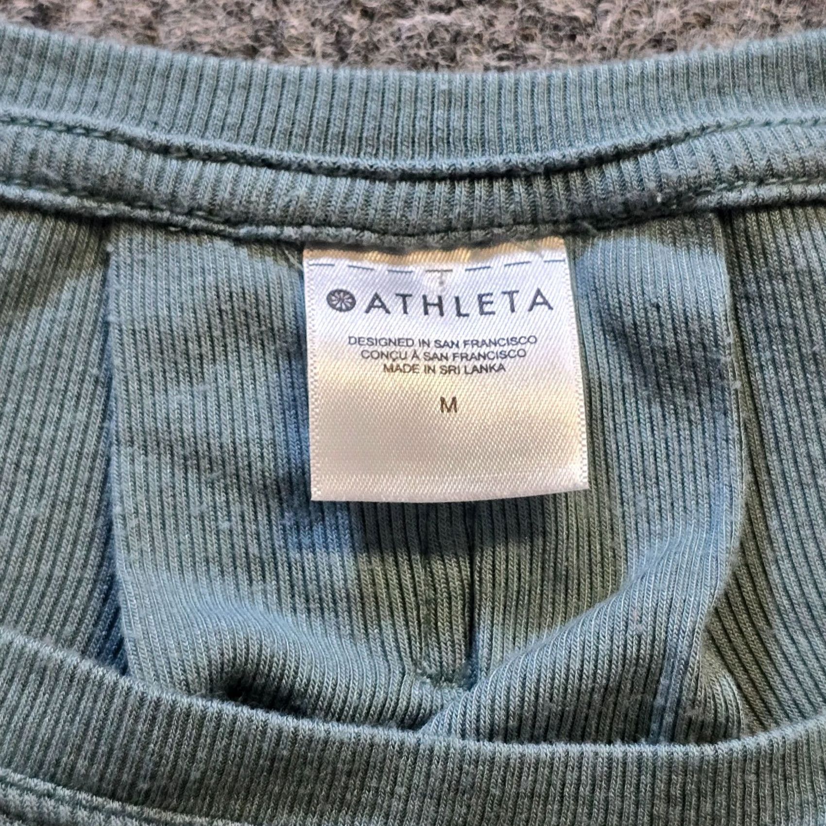 Athleta Athleta Top Women Size Medium Green Ribbed Boxy Short Sleeve Stretch Soft Casual Size M / US 6-8 / IT 42-44 - 3 Thumbnail