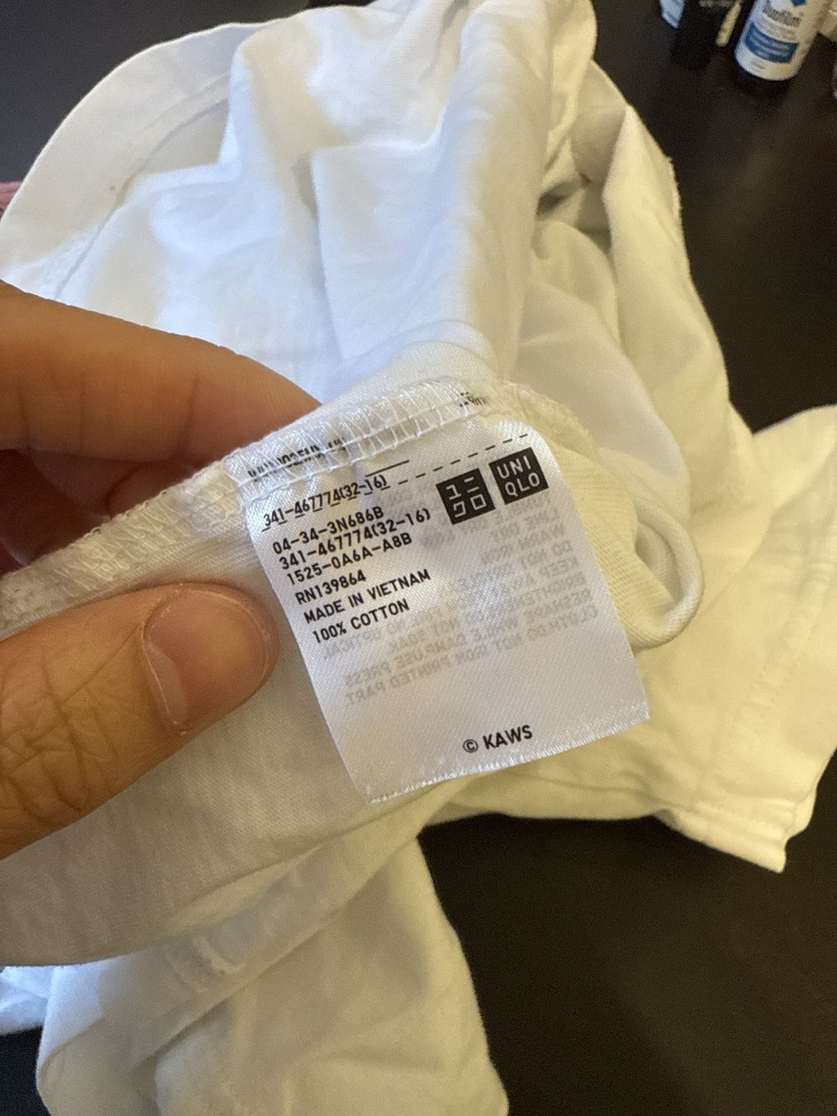 Kaws × Uniqlo Kaws uniqlo Size US S / EU 44-46 / 1 - 6 Thumbnail