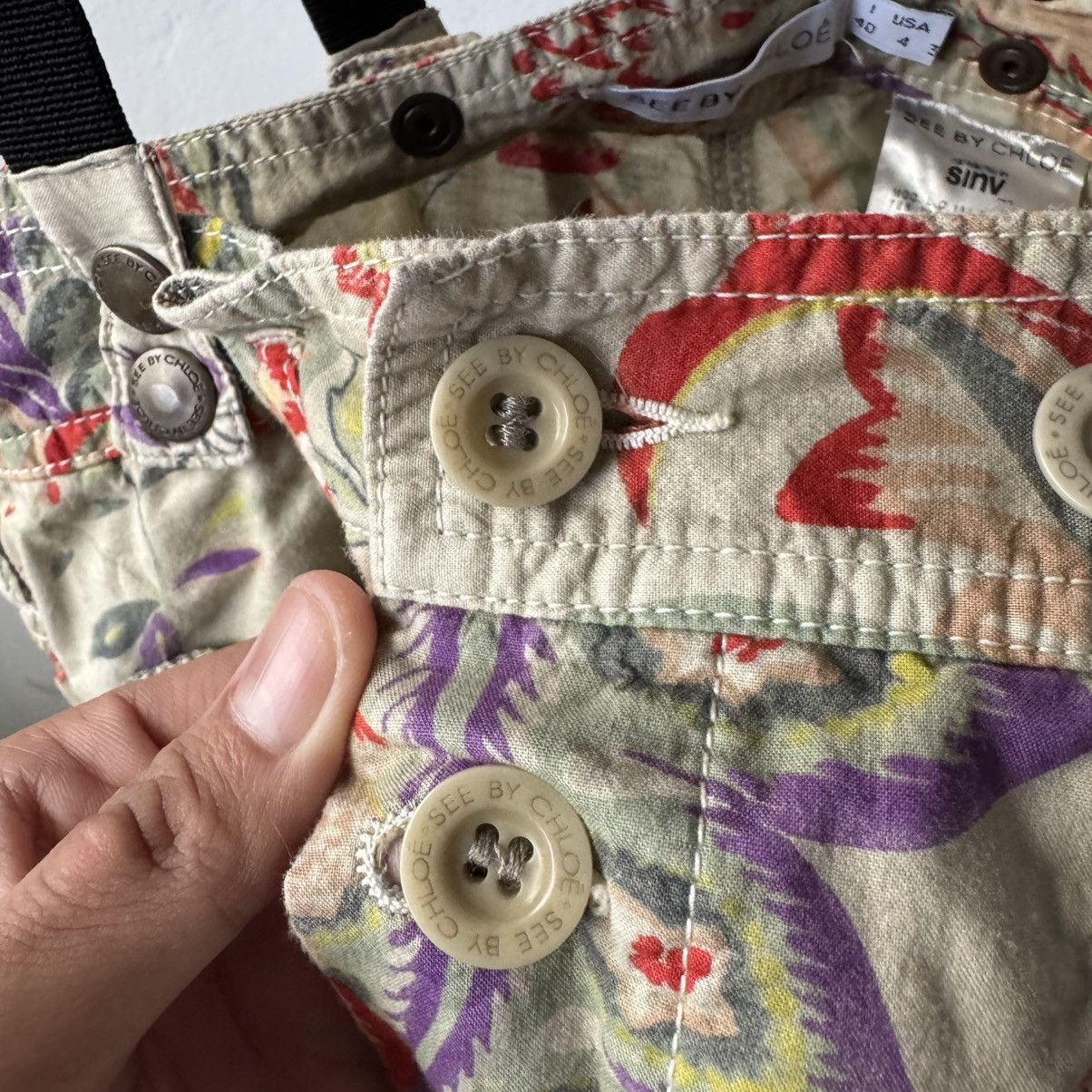 Other See by Chloé Floral Hawaii Pattern Shorts Suspenders Size 28" / US 6 / IT 42 - 11 Thumbnail