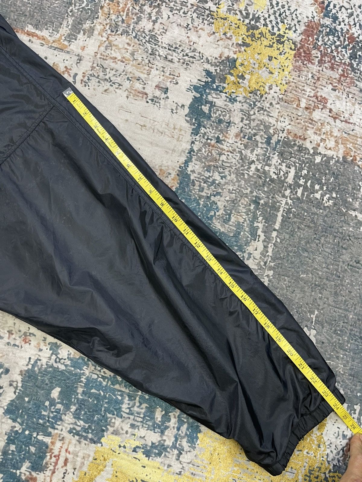 Nike Vintage 90s Nike Big Swoosh Windbreaker Jacket Size US L / EU 52-54 / 3 - 13 Thumbnail