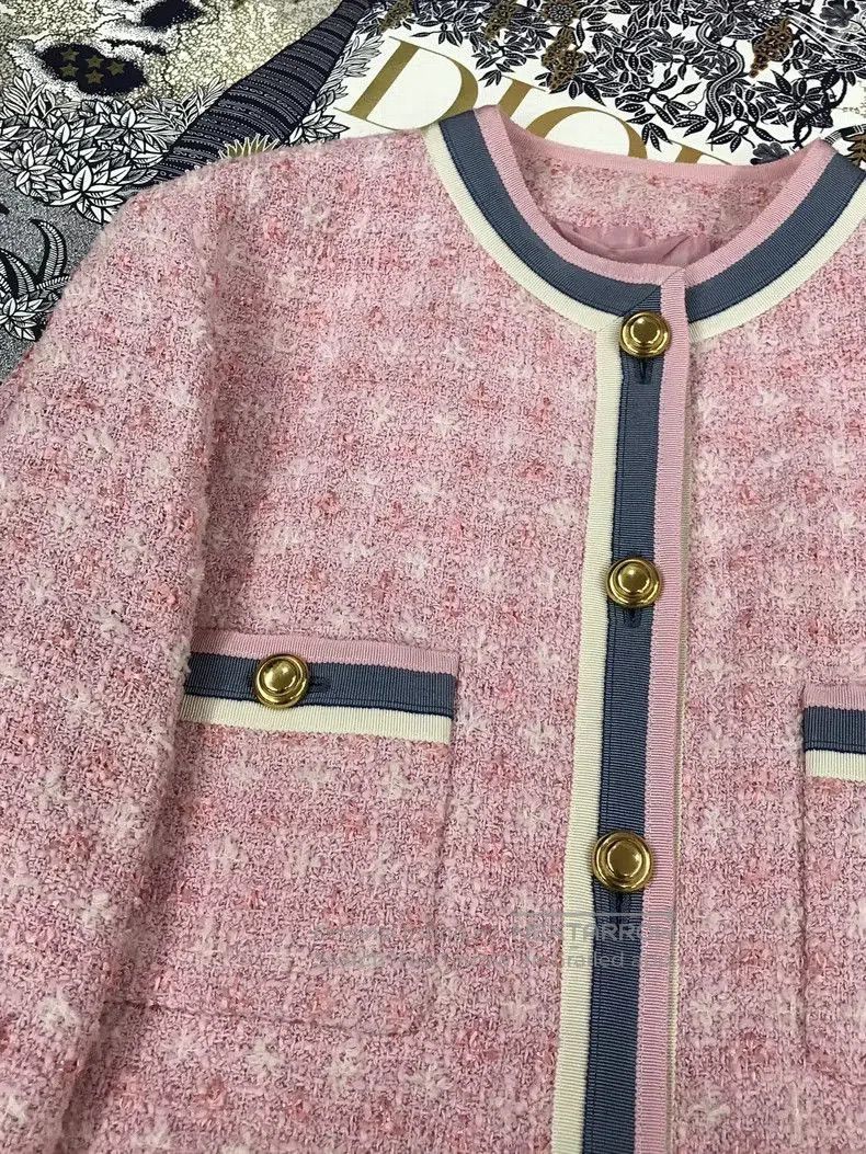 Gucci Gucci Pink Knit Coat with Gold Buttons. Size US M / EU 48-50 / 2 - 3 Thumbnail