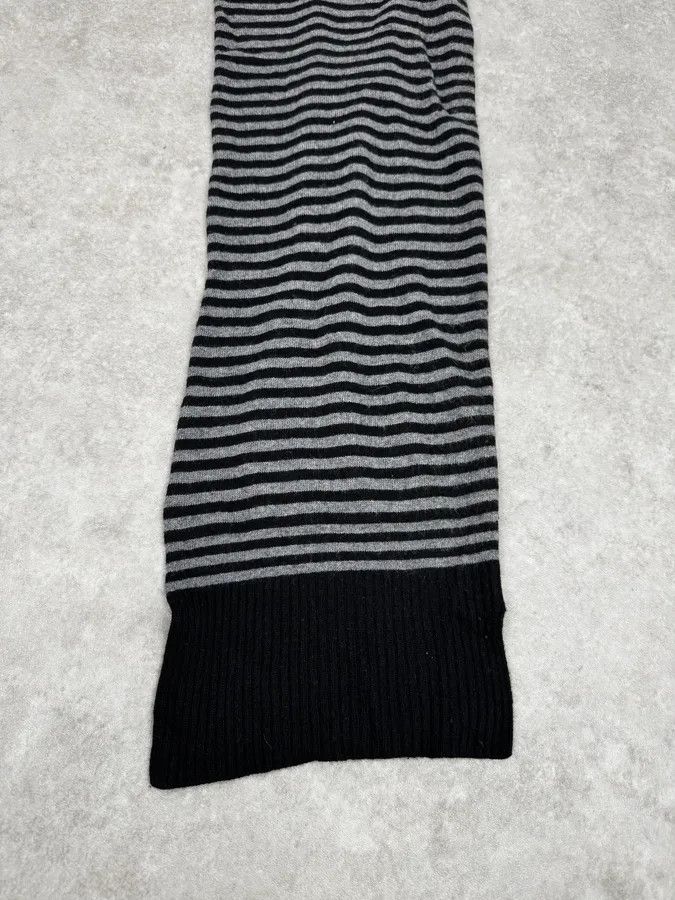 Dolce & Gabbana 2010s Dolce & Gabbana Grey & Black Striped Beanie & Scarf Set Size ONE SIZE - 9 Thumbnail