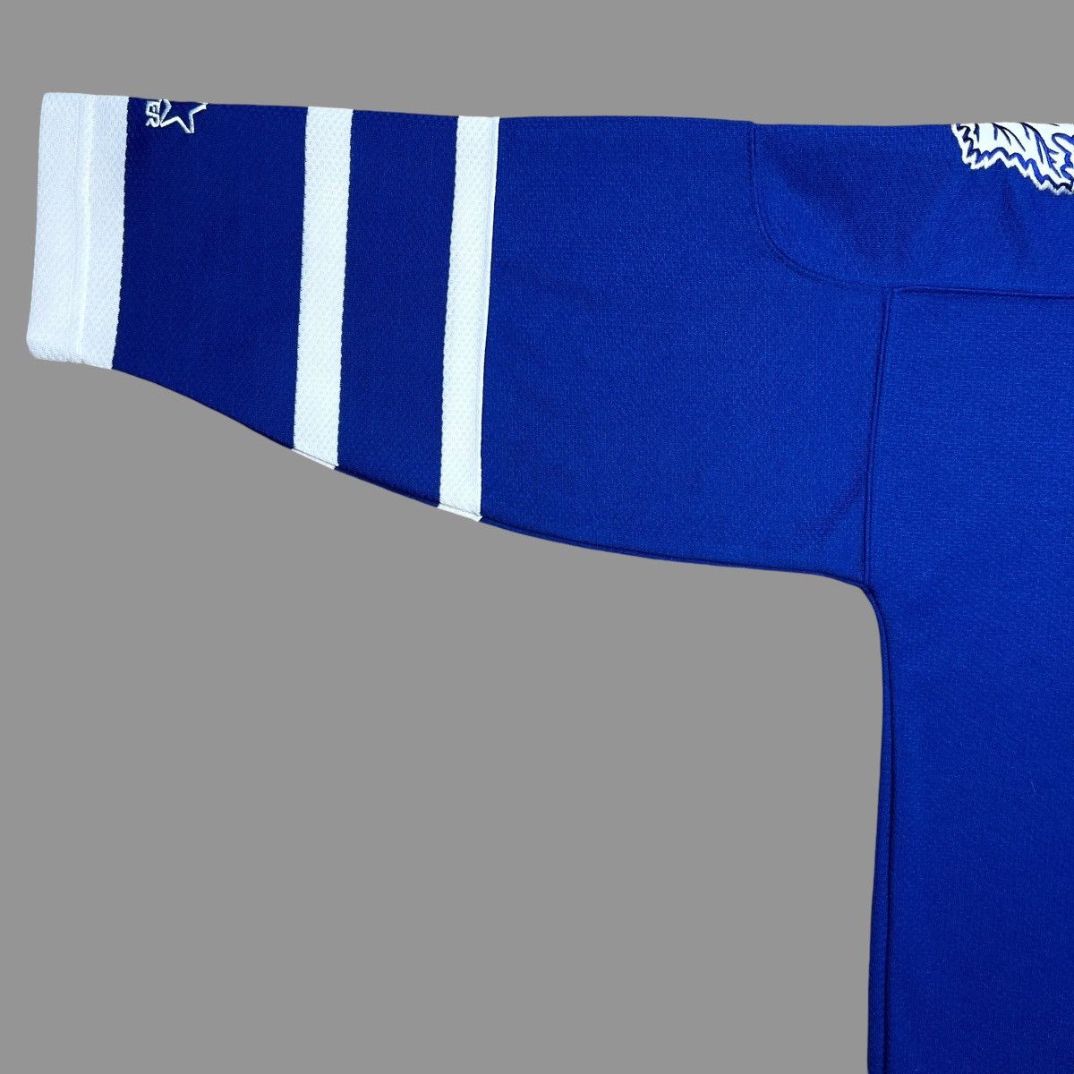 NHL × Starter × Vintage Vintage 1990s NHL Toronto Maple Leafs Starter Jersey Size US M / EU 48-50 / 2 - 8 Thumbnail