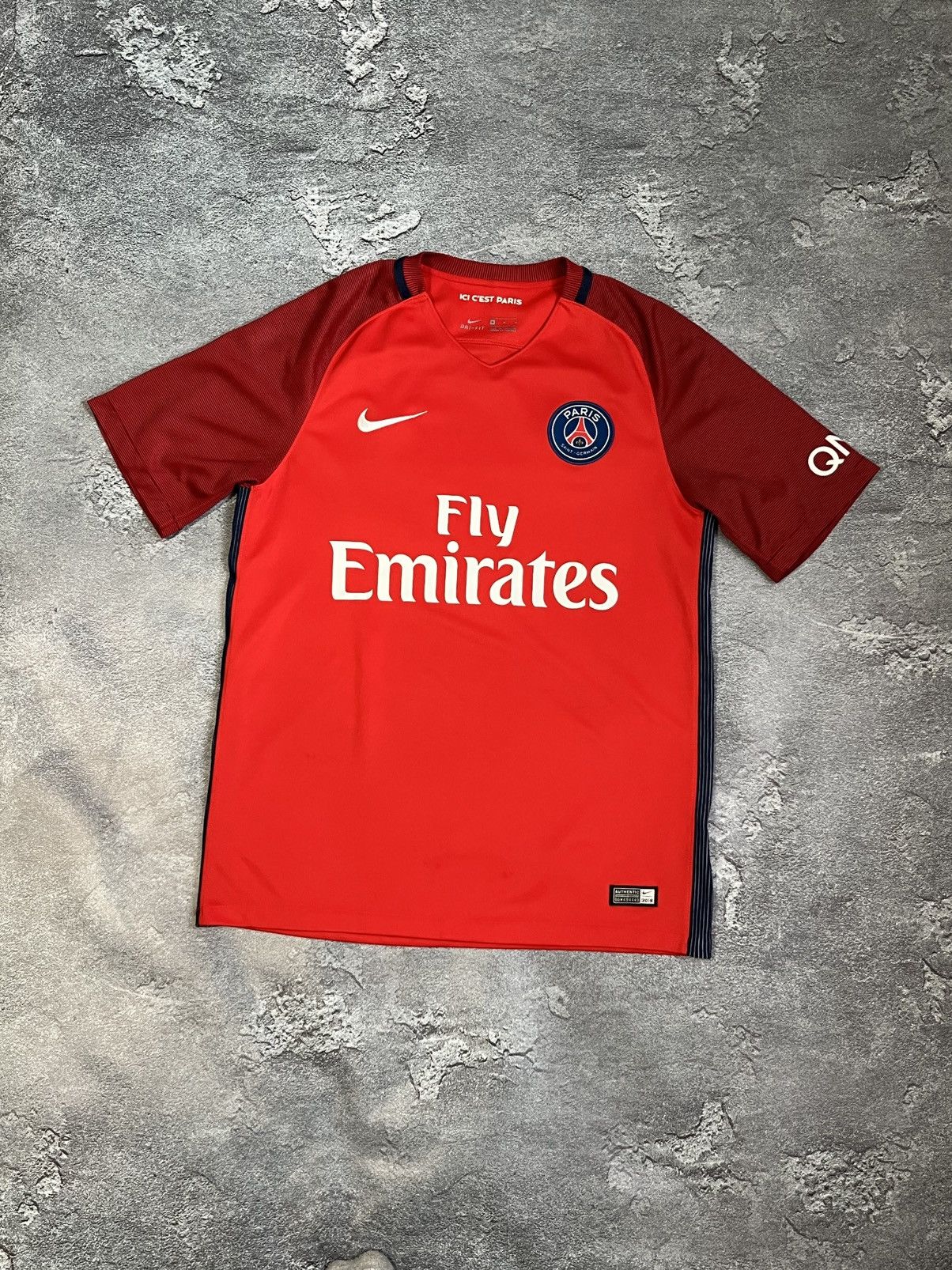 Nike Nike Paris Saint Germain PSG 2016-2017 Soccer Jersey Shirt Size US M / EU 48-50 / 2 - 1 Thumbnail