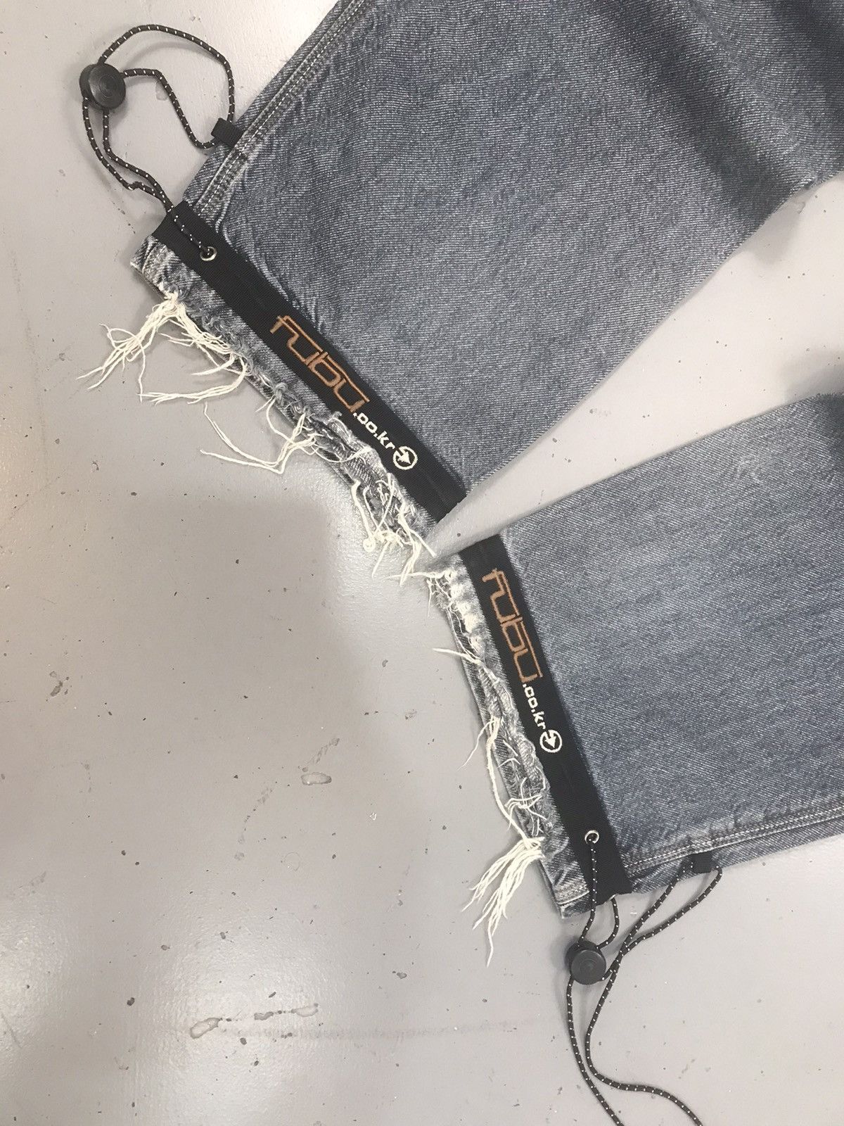 Fubu × Vintage Rare vintage Fubu apparel company embroidered cargo denim Size US 34 / EU 50 - 9 Thumbnail
