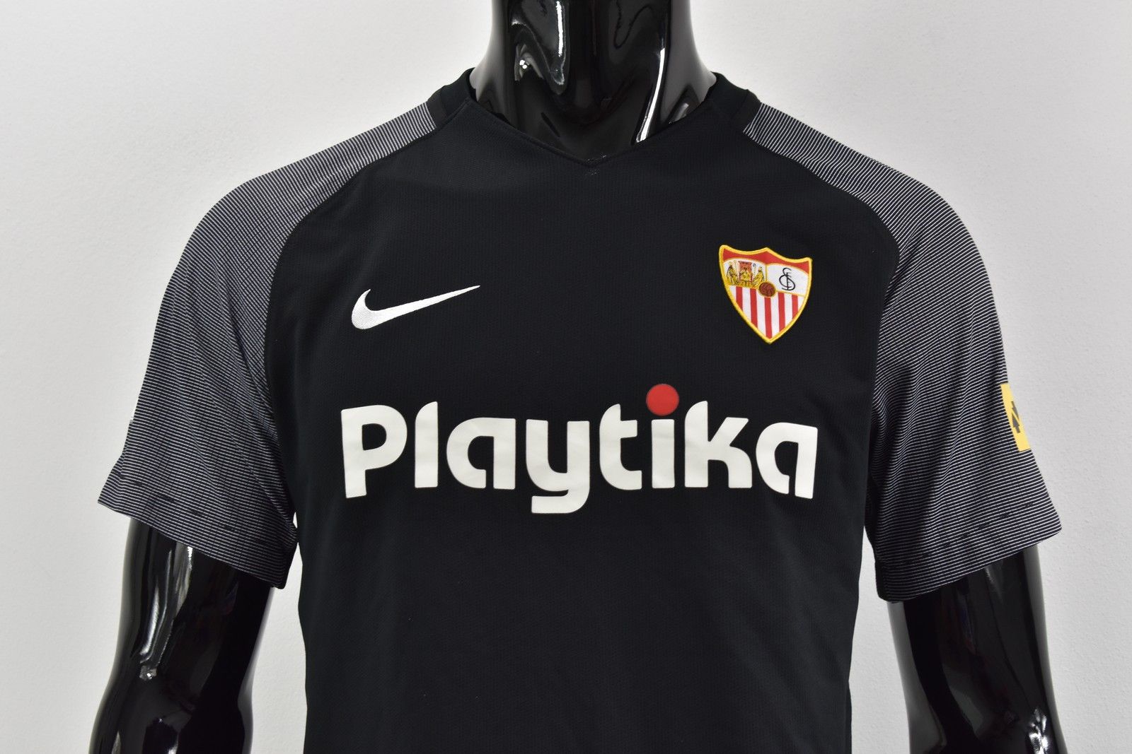 Nike 2018-19 Nike Sevilla FC Away 3rd Shirt SIZE M Size US M / EU 48-50 / 2 - 2 Thumbnail