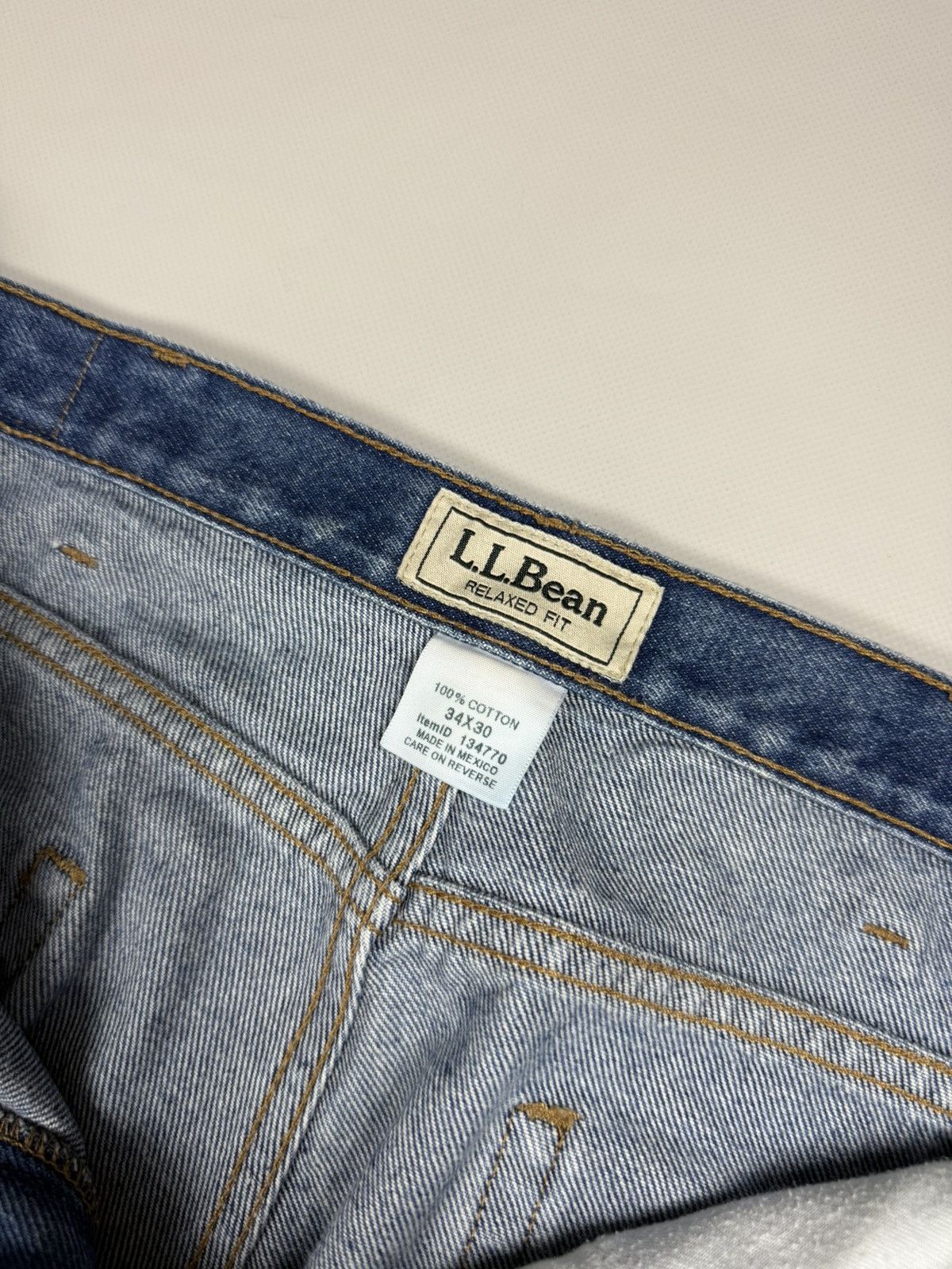 L.L. Bean L.L. Bean Men’s Relaxed Fit Denim Jeans Size 34 Size US 34 / EU 50 - 14 Thumbnail