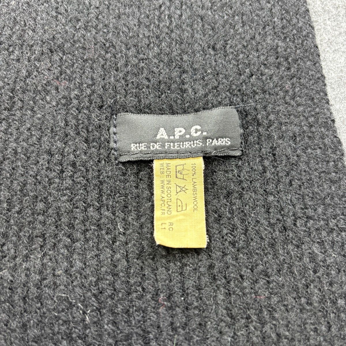 A.P.C. × Vintage APC Scarf # D755 # Muffler # Neckwear Size ONE SIZE - 2 Thumbnail