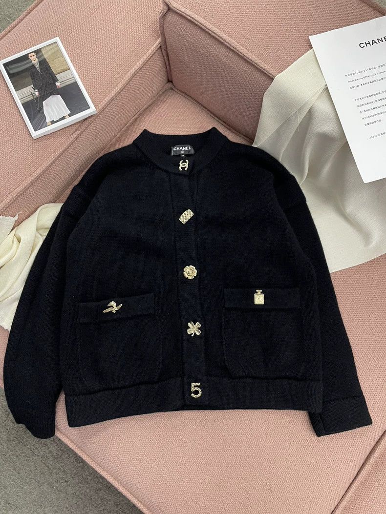 Chanel Chanel 22B Oversized Cashmere Cardigan Size US S / EU 44-46 / 1 - 1 Thumbnail