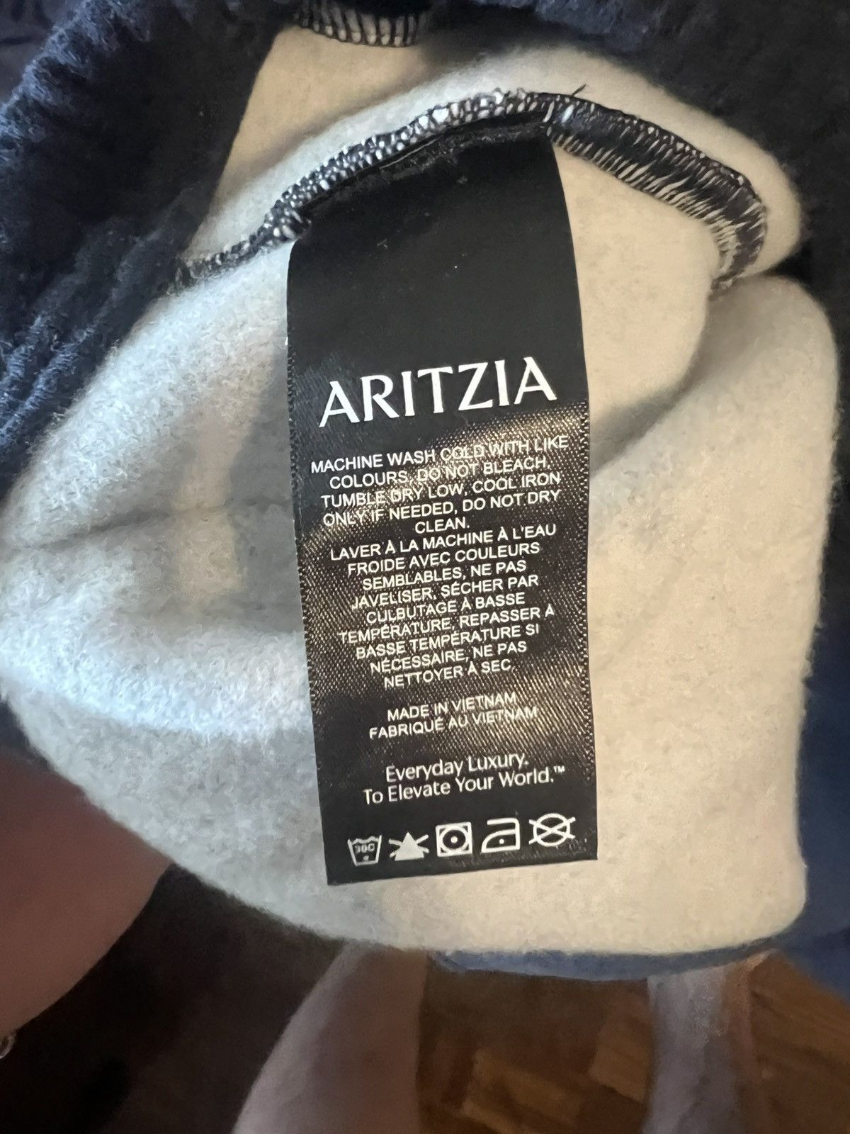 Aritzia Aritizia Sweatfleece Mega Fit Size US 41 - 5 Thumbnail