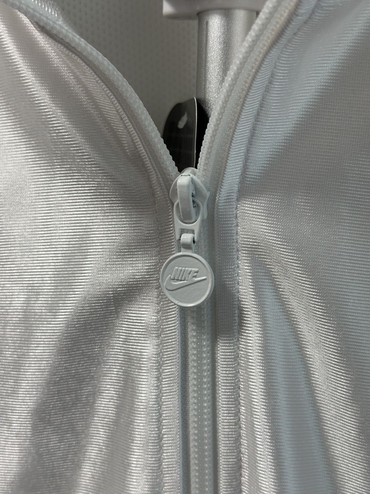 Vintage New Vintage Y2K Nike Satin White Drill Jacket Oversize Size US M / EU 48-50 / 2 - 4 Thumbnail