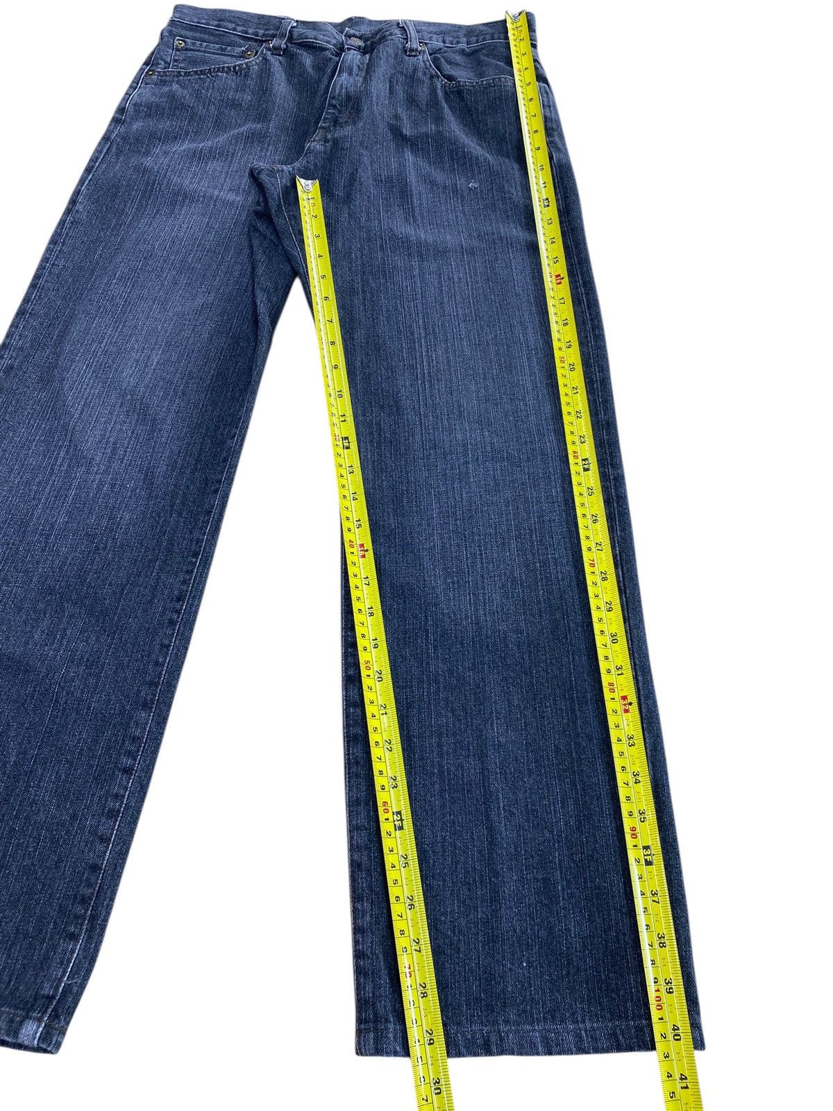 Uniqlo Uniqlo Blue Wash High Waisted Style Loose Jeans Size US 33 - 9 Thumbnail