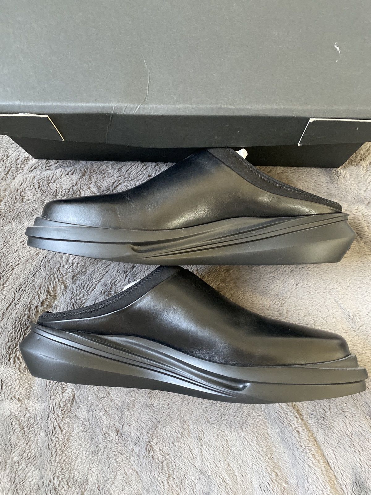 1017 ALYX 9SM 1017 Alyx 9sm leather mono slip on Size US 9.5 / EU 42-43 - 2 Thumbnail