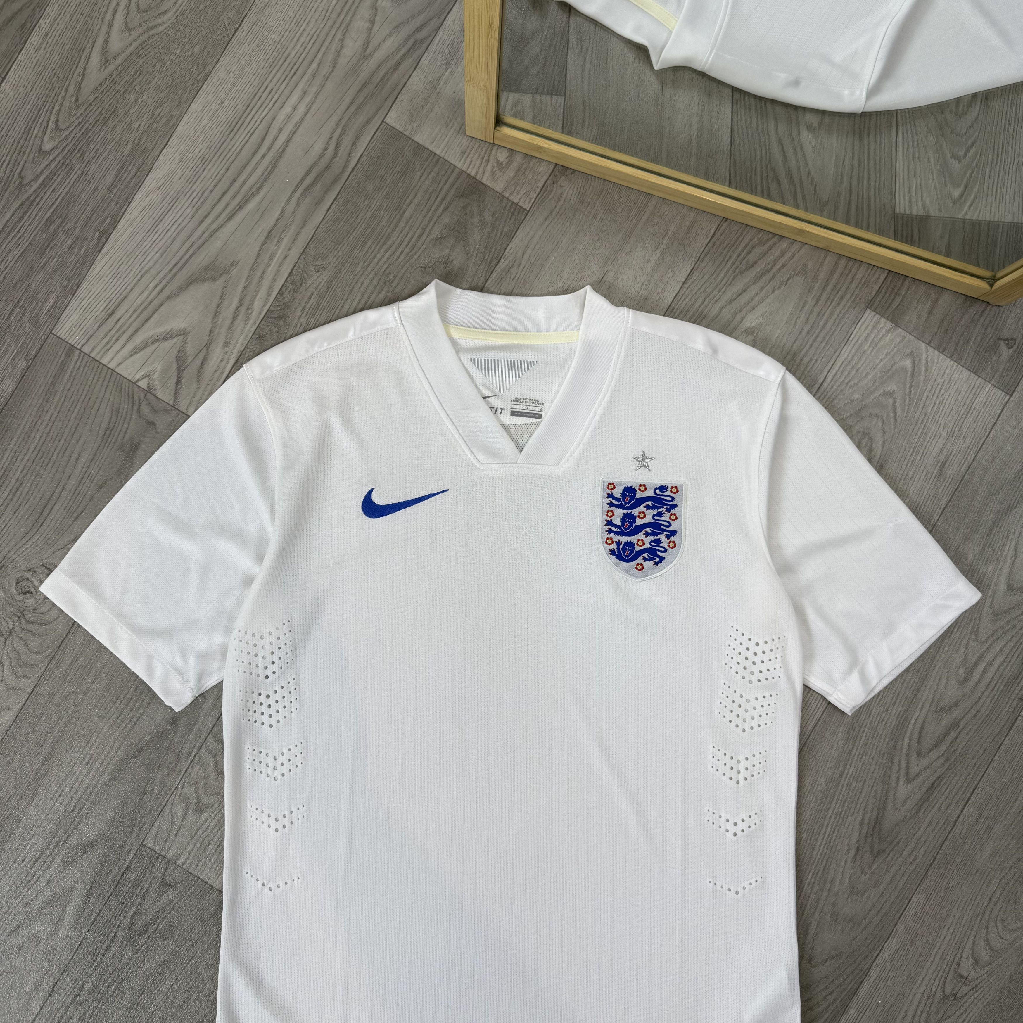 Nike Nike England National Football Team 2014 Jersey Tee Shirt Size US L / EU 52-54 / 3 - 4 Thumbnail