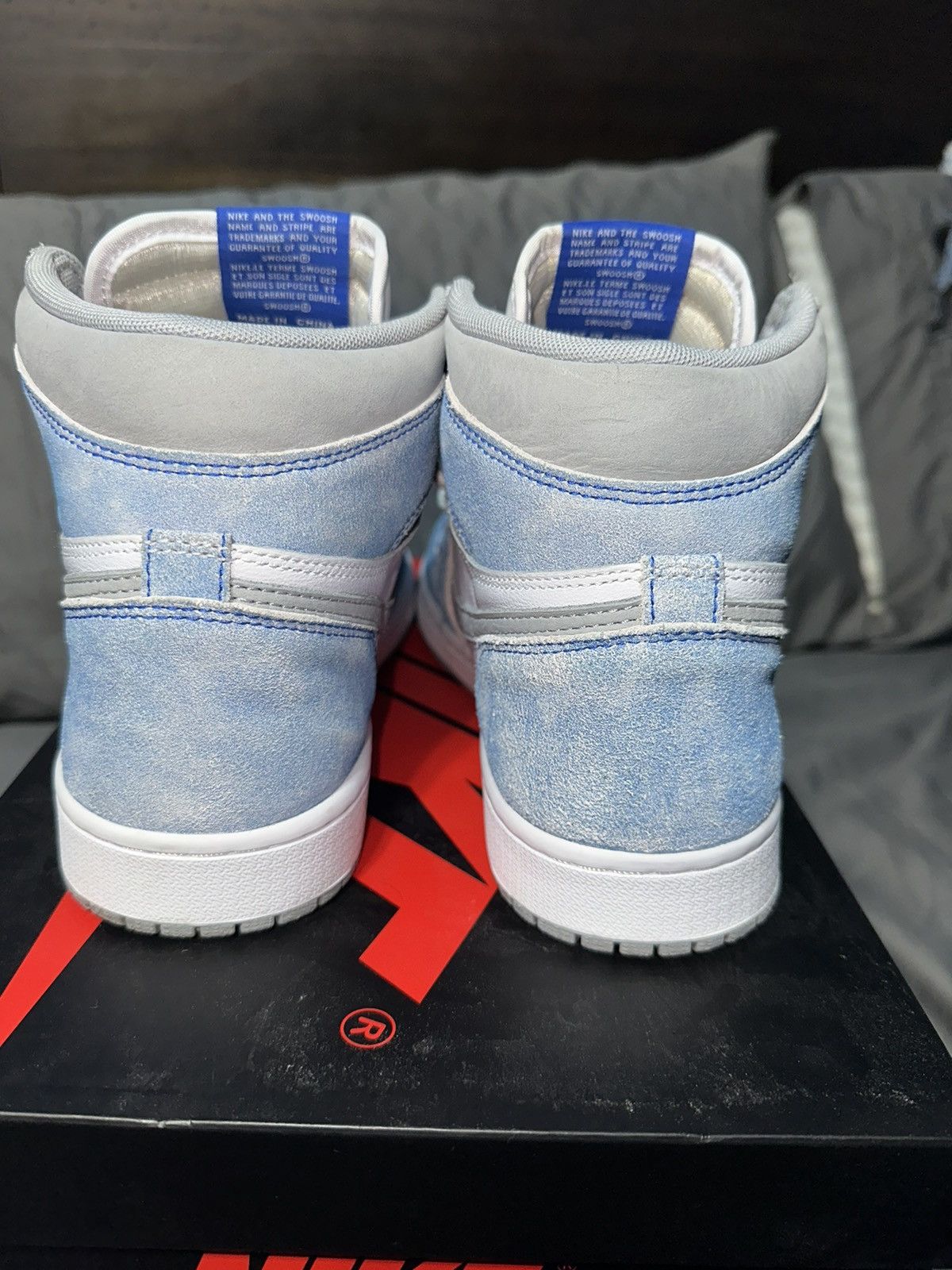 Jordan Brand × Nike Air Jordan 1 Hyper Royal 8.5 Size US 8.5 / EU 41-42 - 3 Thumbnail
