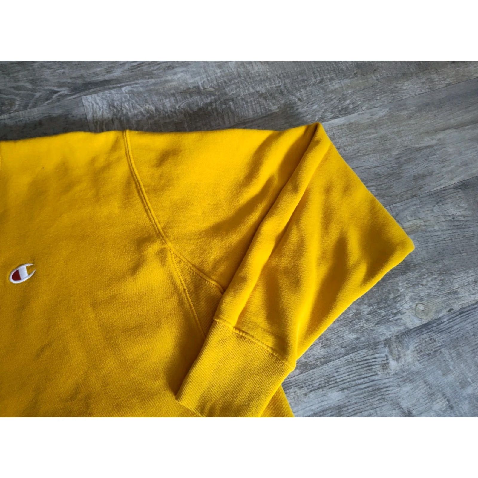 Champion VINTAGE Champion Sweatshirt Men’s Medium Crew Neck Fleece Yellow Gold 90s Sport Casual Size US M / EU 48-50 / 2 - 3 Thumbnail