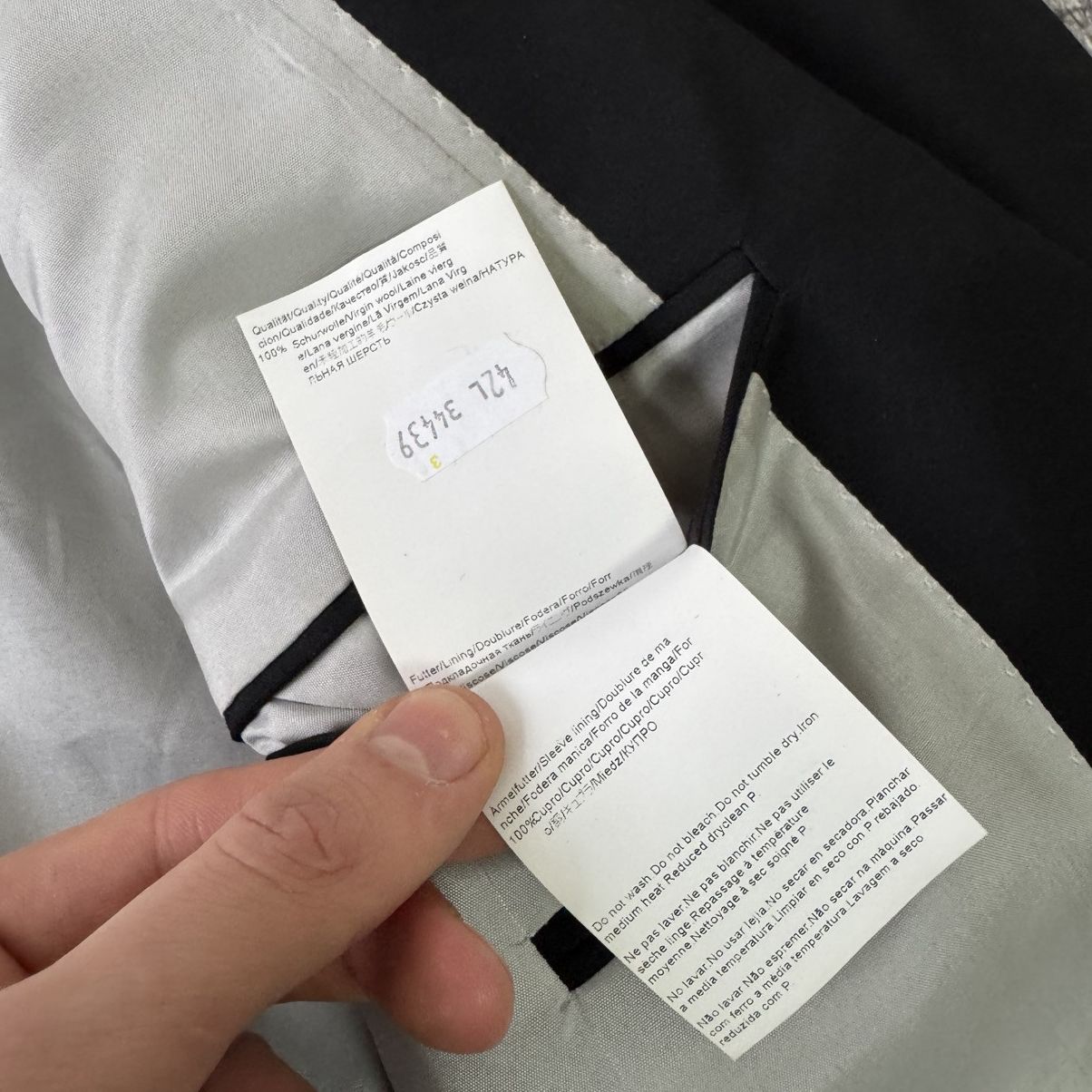 Hugo Boss Blazer Hugo Boss mans size L made in usa Size 42L - 12 Thumbnail