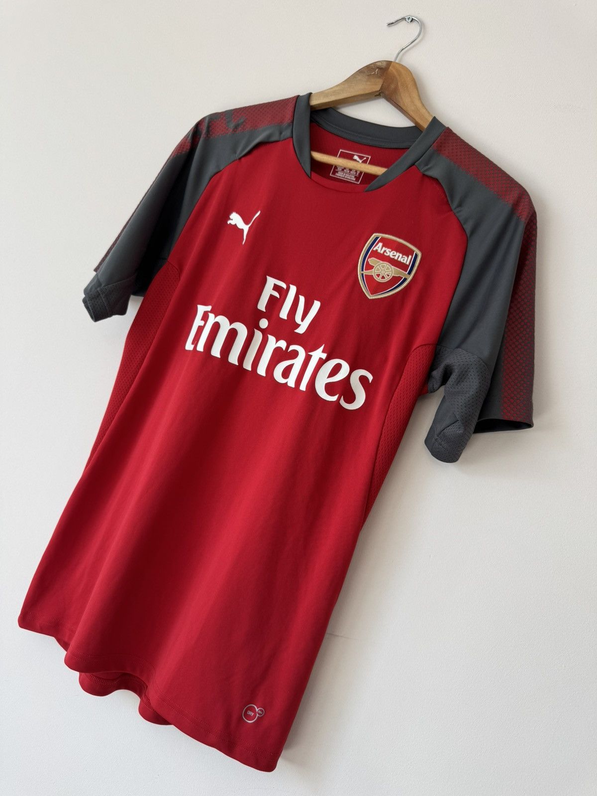 Puma Arsenal 2017-2018 Soccer Jersey Puma Football Shirt Kit Size US M / EU 48-50 / 2 - 3 Thumbnail