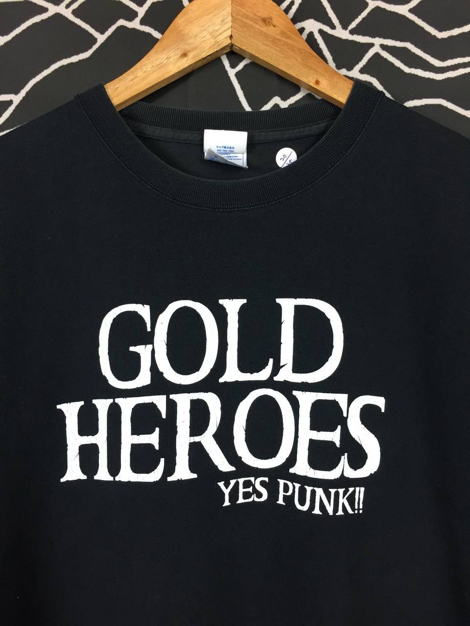 Vintage United Athle Gold Heroes Yes Punk!! Wording Tee Size US M / EU 48-50 / 2 - 3 Thumbnail