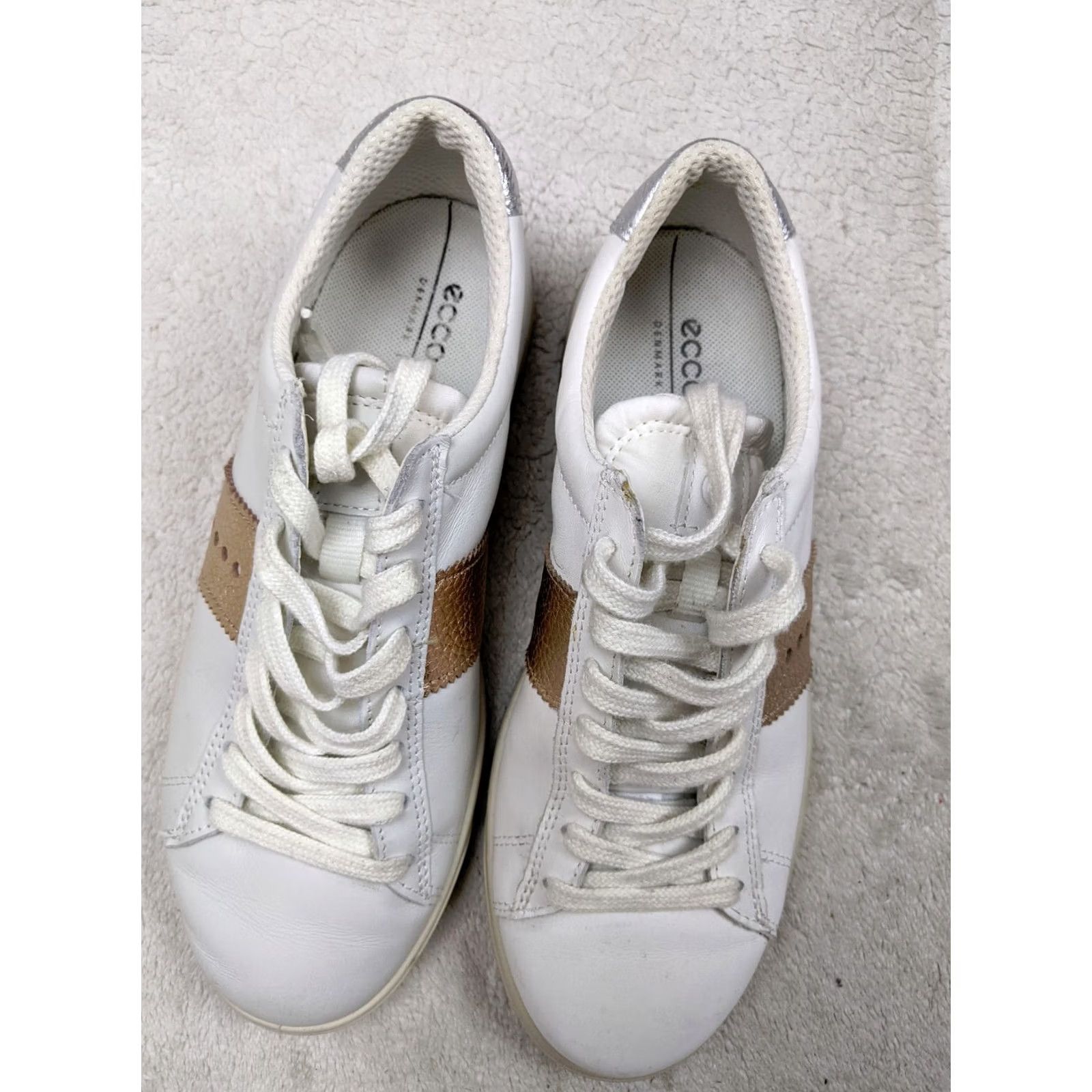 Ecco ECCO Street Lite Retro Sneaker Womens 5 5.5 36 White Bronze Casual Leather Leather Sneaker Womens Size US 5 / IT 35 - 2 Thumbnail