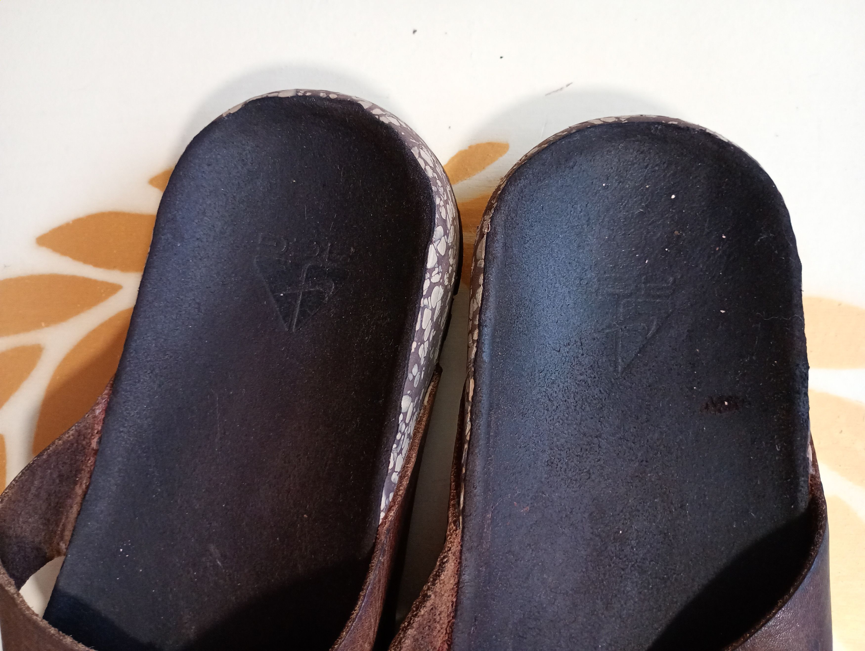Nike ACG Nike ACG Flip Flops Leather Vintage 2007 Size US 10 / EU 43 - 3 Thumbnail