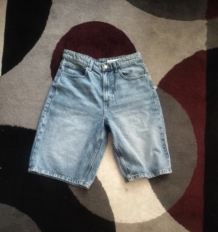 Bershka Bershka baggy jorts Size US 32 / EU 48 - 1 Thumbnail