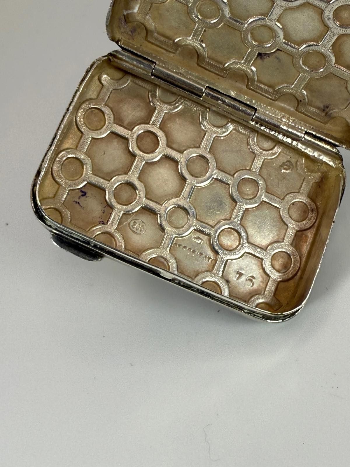 Gucci 80's Gucci Sterling Silver Enamel Pill Box Size ONE SIZE - 5 Thumbnail