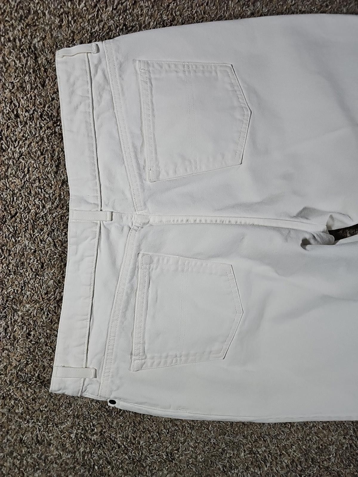 L.L. Bean LL Bean Classic Fit 16 Petite White Jeans Size 38" / US 16 / IT 52 - 7 Thumbnail