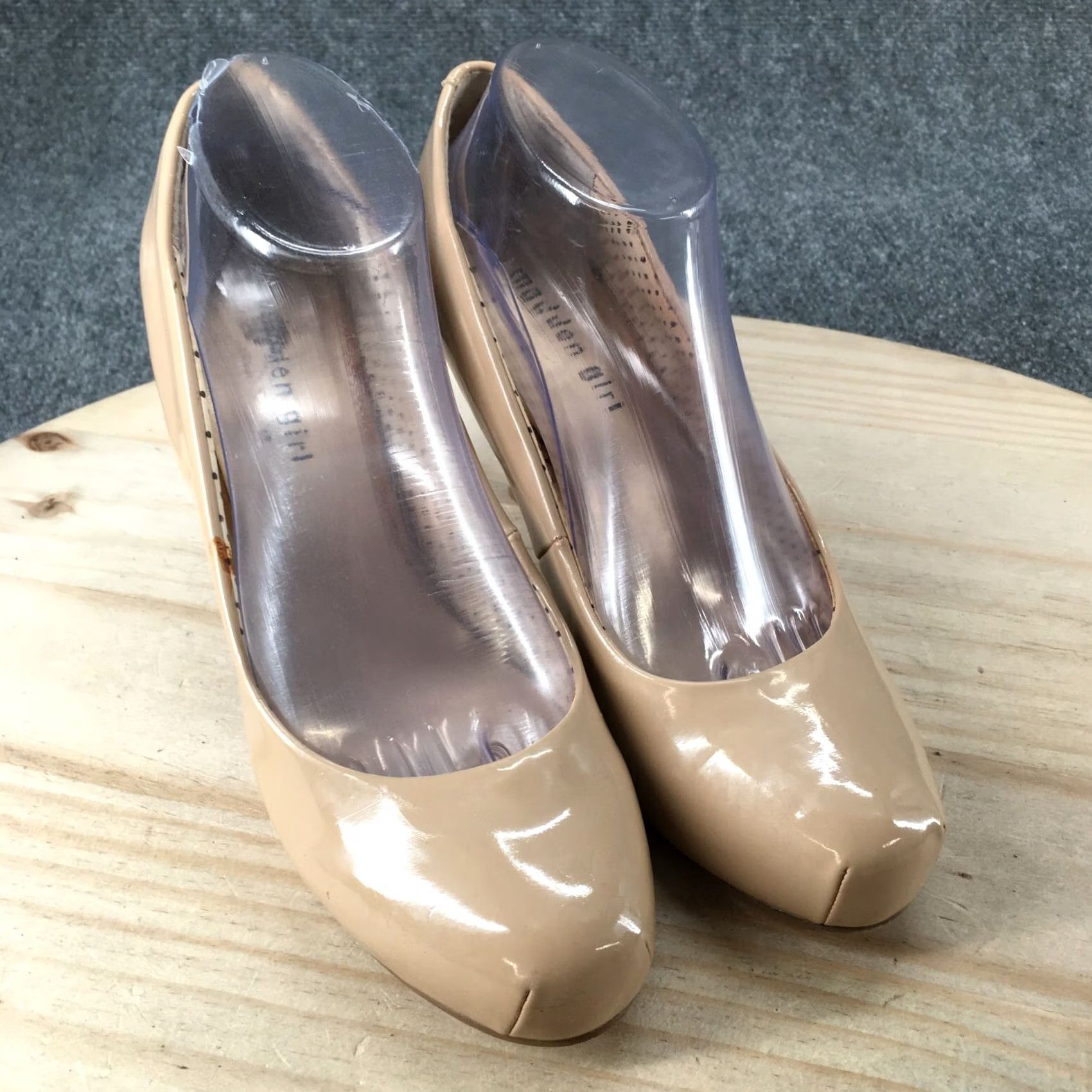 Vintage Madden Girl Pump Heel Womens 8.5 Beige Getta Slip On Round Toe Patent Leather Size US 9 / IT 39 - 3 Thumbnail